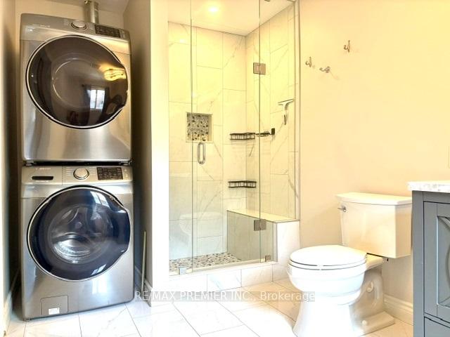Photo 9 of 35 Foxchase Avenue E, Vaughan, East Woodbridge — HOMEH