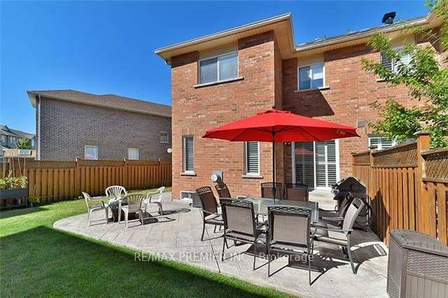 Photo 13 of 35 Foxchase Avenue E, Vaughan, East Woodbridge — HOMEH