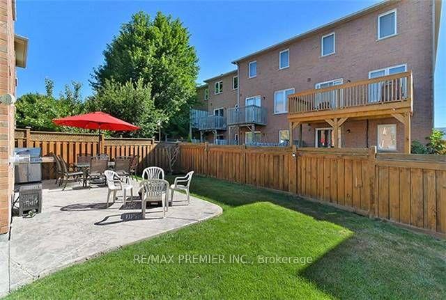 Photo 14 of 35 Foxchase Avenue E, Vaughan, East Woodbridge — HOMEH