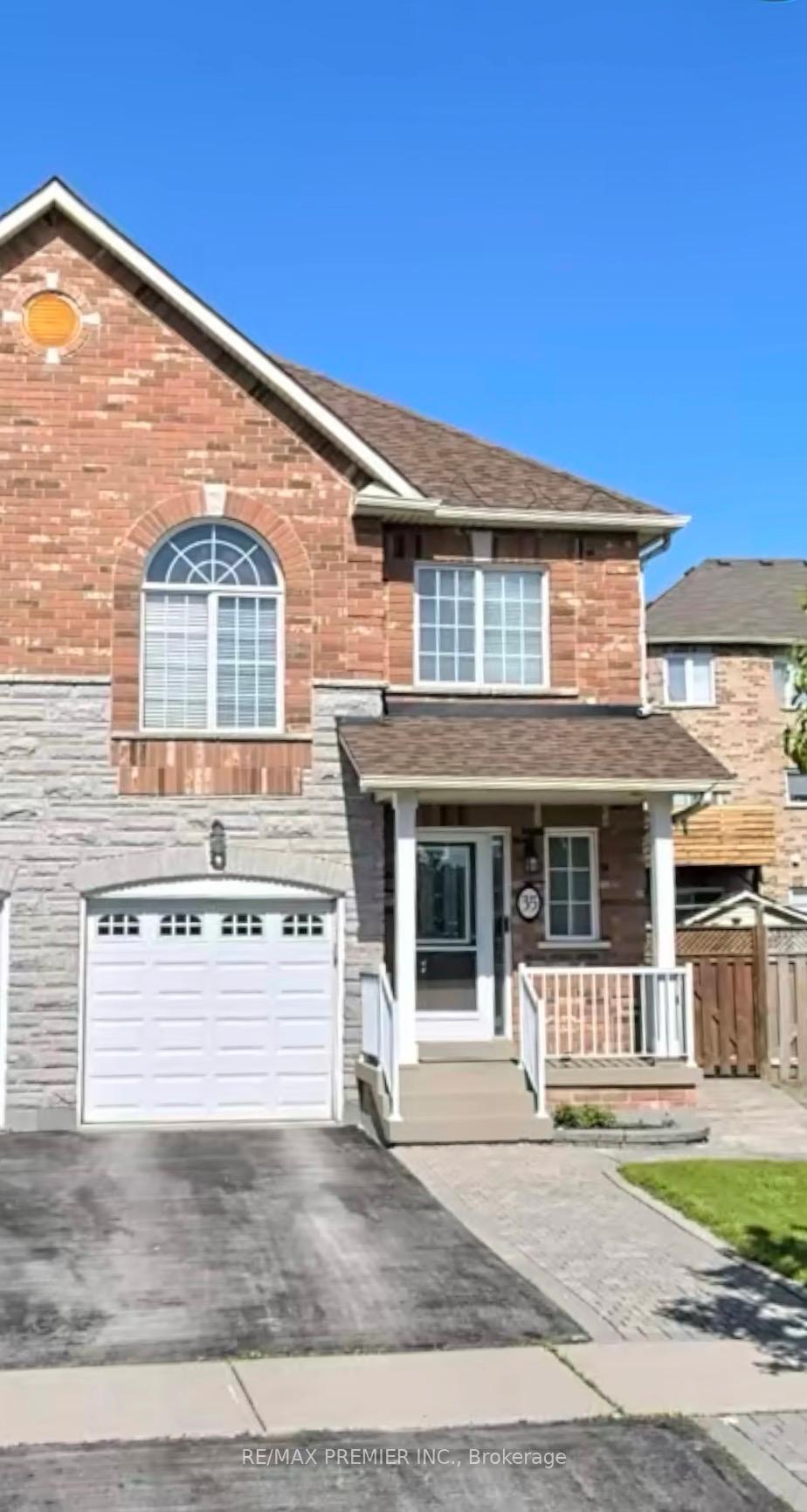 Photo 1 of 35 Foxchase Avenue E, Vaughan, East Woodbridge — HOMEH