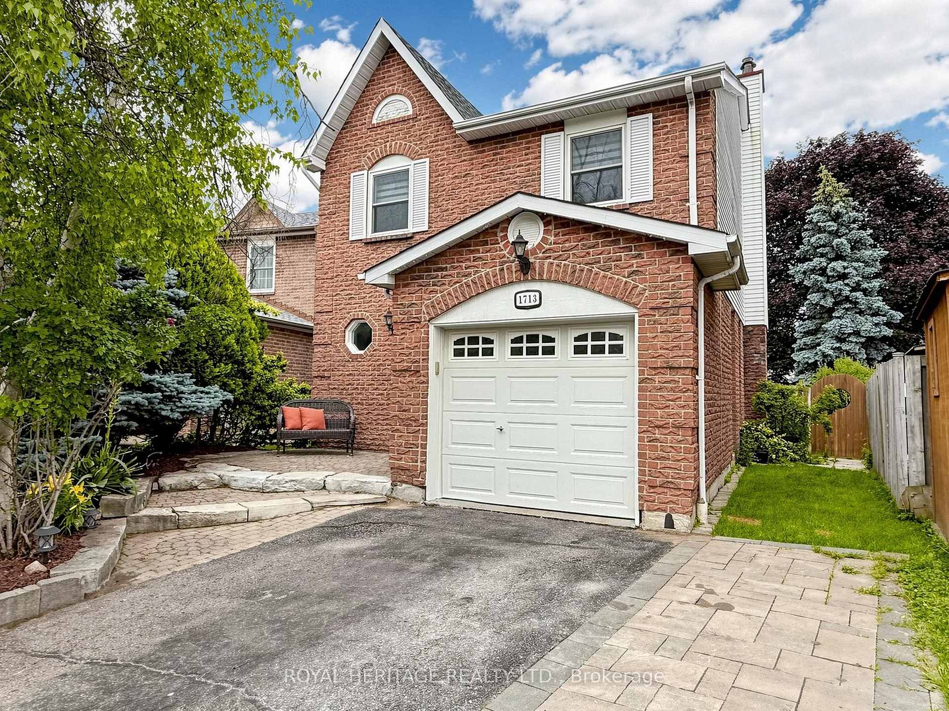 Photo 1 of 1713 Minstrel Manor, Pickering, Amberlea — HOMEH