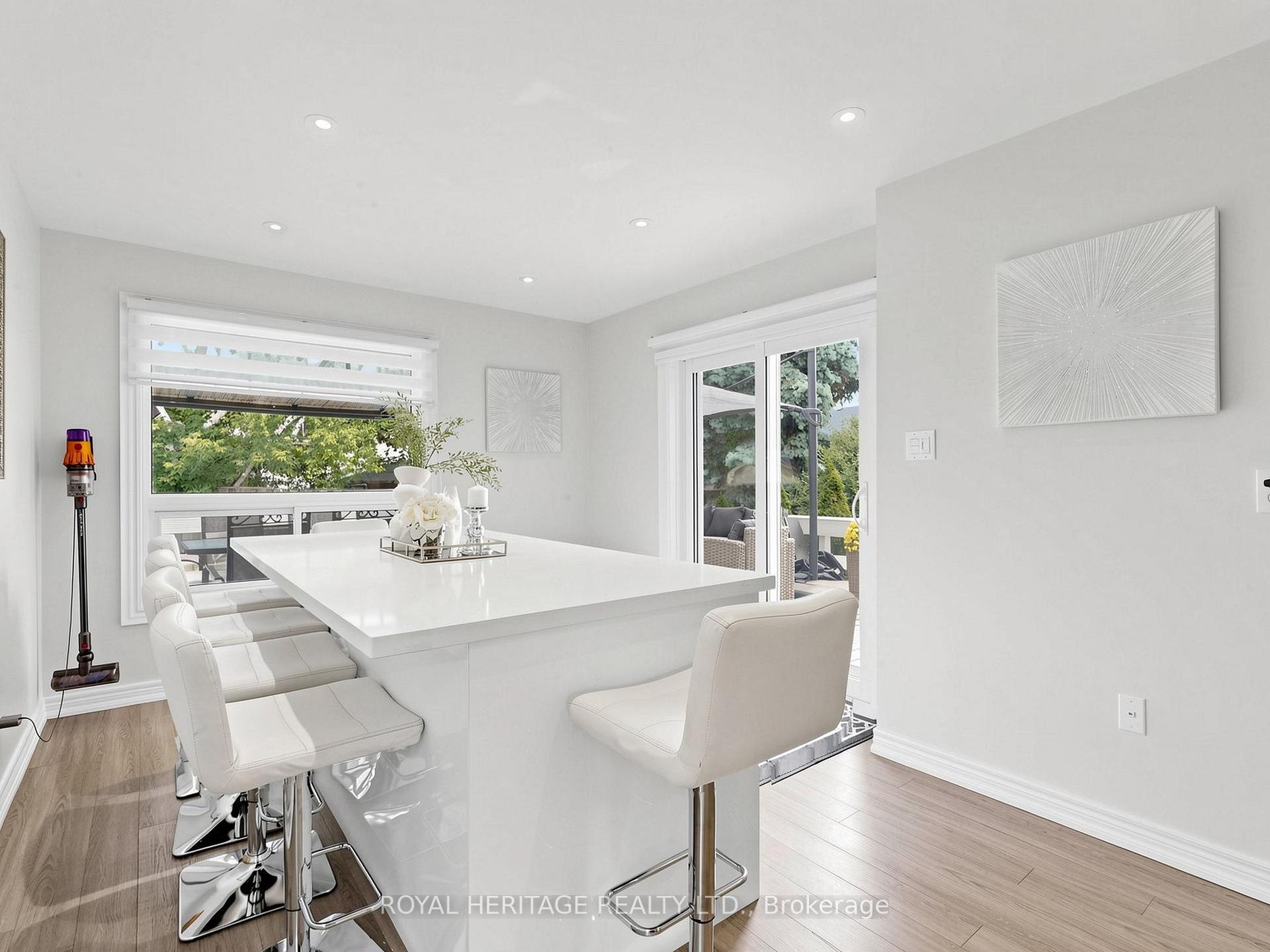 Photo 12 of 1713 Minstrel Manor, Pickering, Amberlea — HOMEH