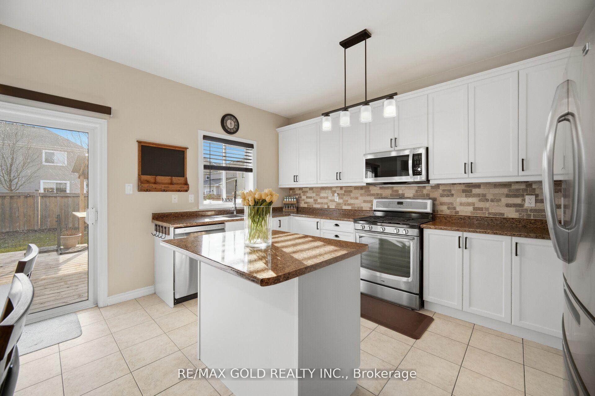 Photo 18 of 330 Wallace Street, Shelburne — HOMEH