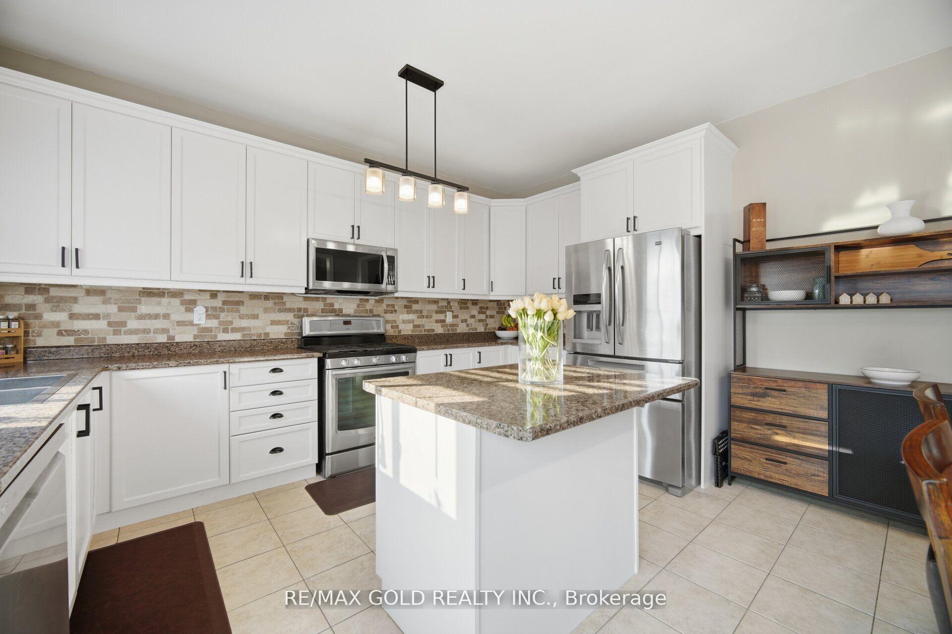 Photo 21 of 330 Wallace Street, Shelburne — HOMEH