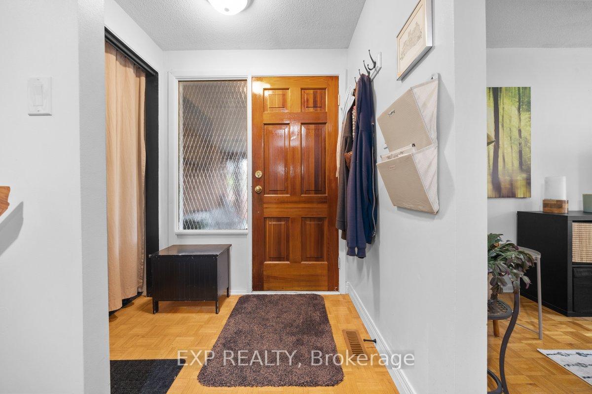Photo 3 of 396 Hatfield Crescent, Ottawa, Bilberry Creek/Queenswood Heights — HOMEH