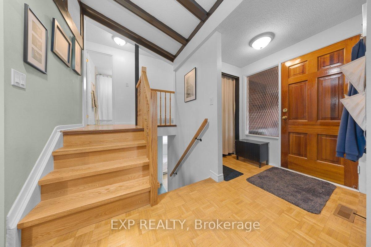 Photo 4 of 396 Hatfield Crescent, Ottawa, Bilberry Creek/Queenswood Heights — HOMEH