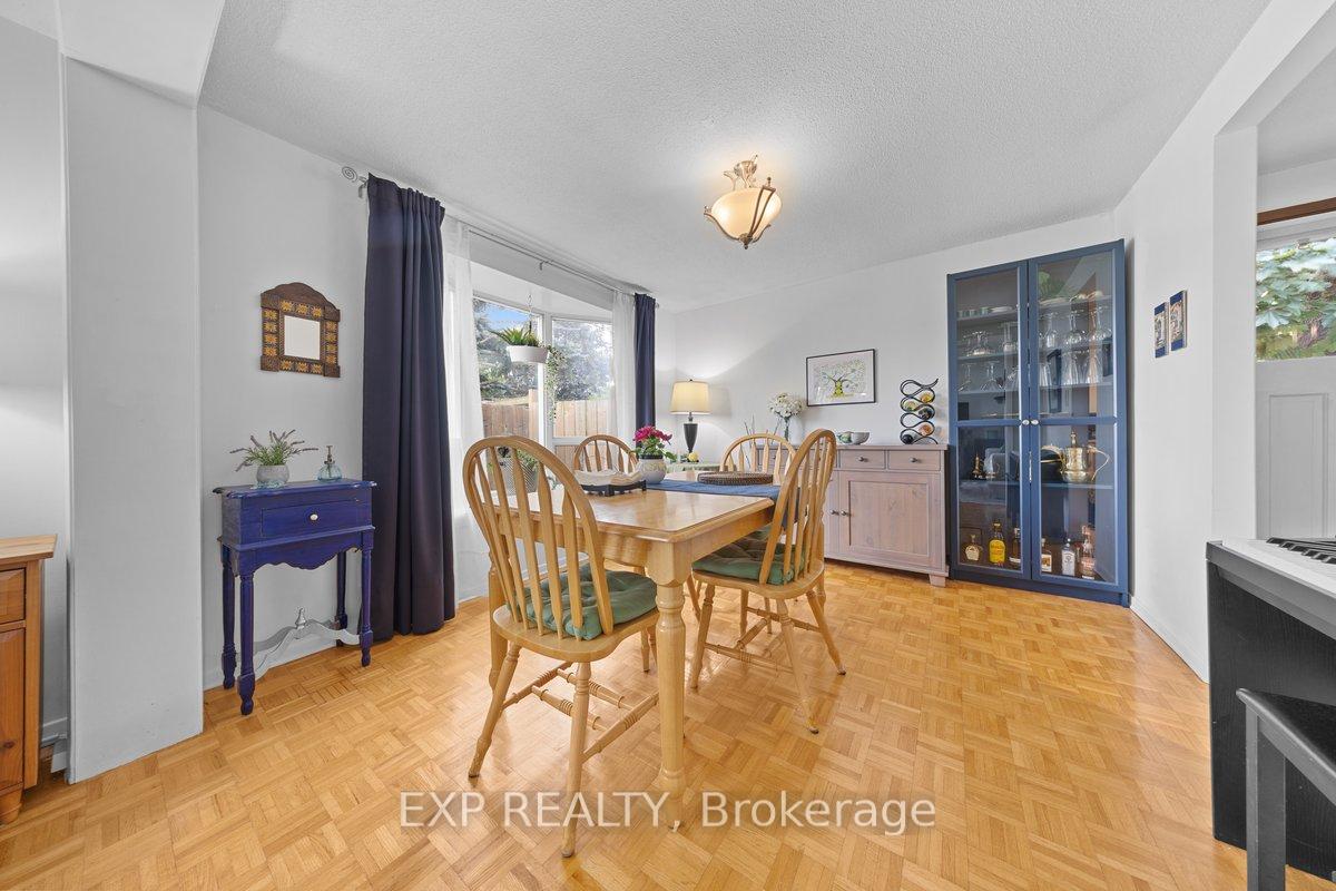 Photo 9 of 396 Hatfield Crescent, Ottawa, Bilberry Creek/Queenswood Heights — HOMEH