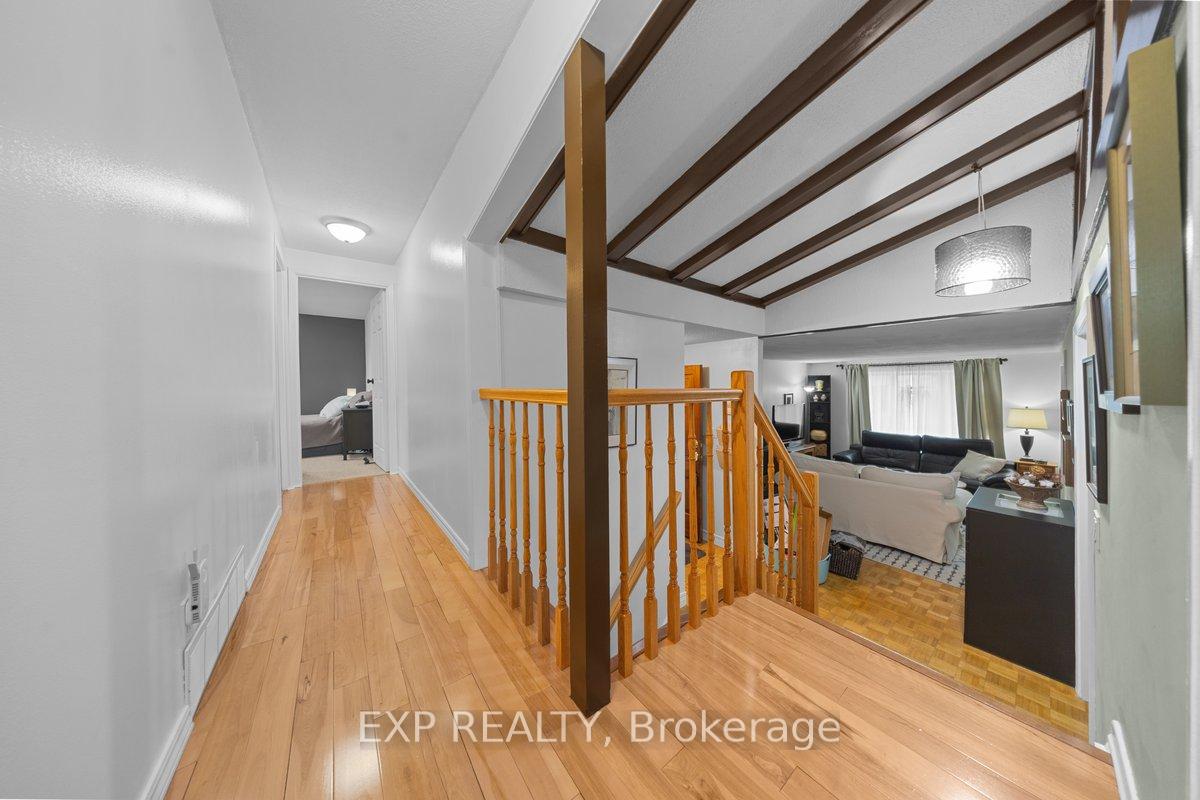 Photo 15 of 396 Hatfield Crescent, Ottawa, Bilberry Creek/Queenswood Heights — HOMEH