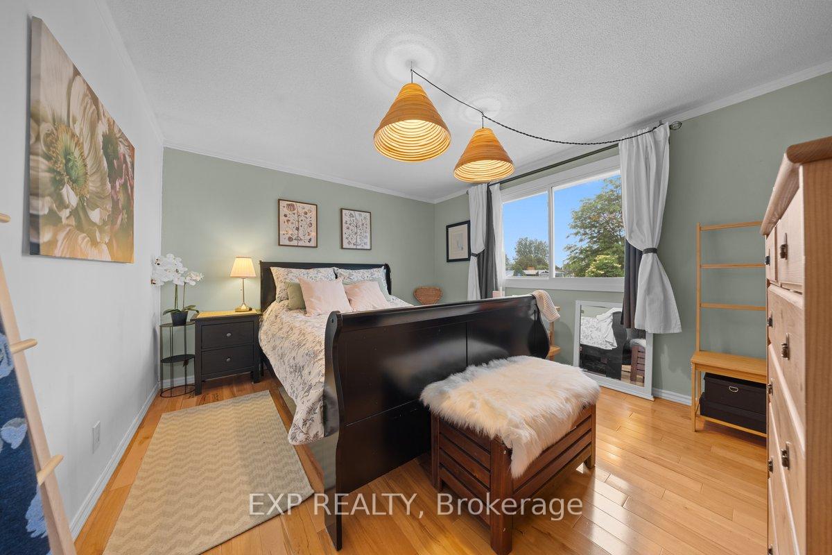 Photo 16 of 396 Hatfield Crescent, Ottawa, Bilberry Creek/Queenswood Heights — HOMEH