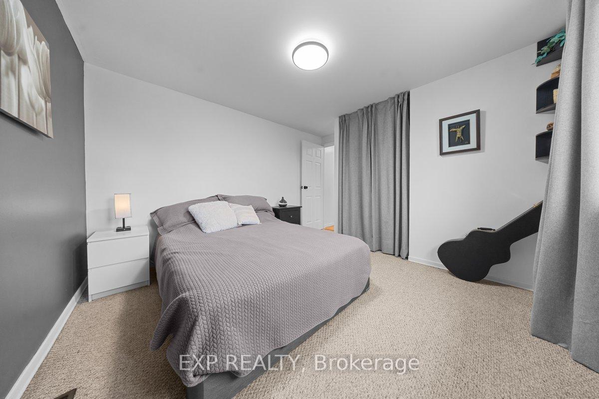 Photo 19 of 396 Hatfield Crescent, Ottawa, Bilberry Creek/Queenswood Heights — HOMEH