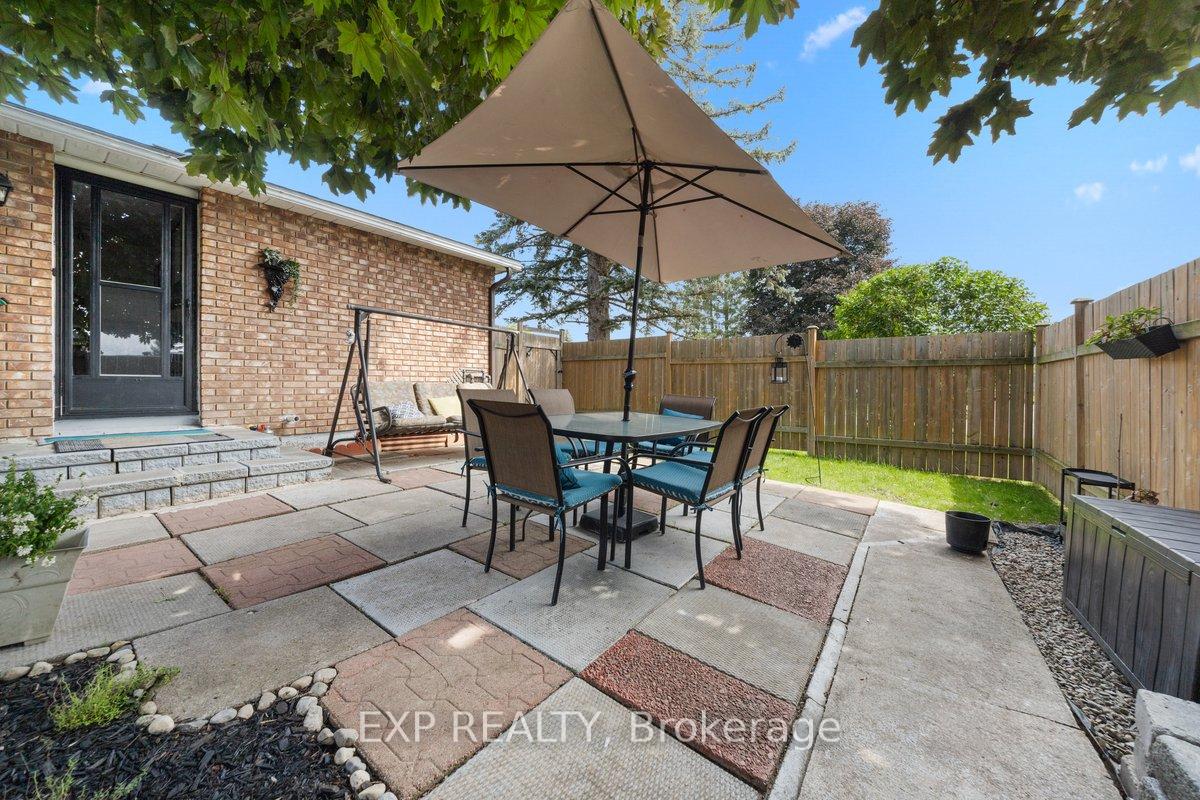 Photo 28 of 396 Hatfield Crescent, Ottawa, Bilberry Creek/Queenswood Heights — HOMEH