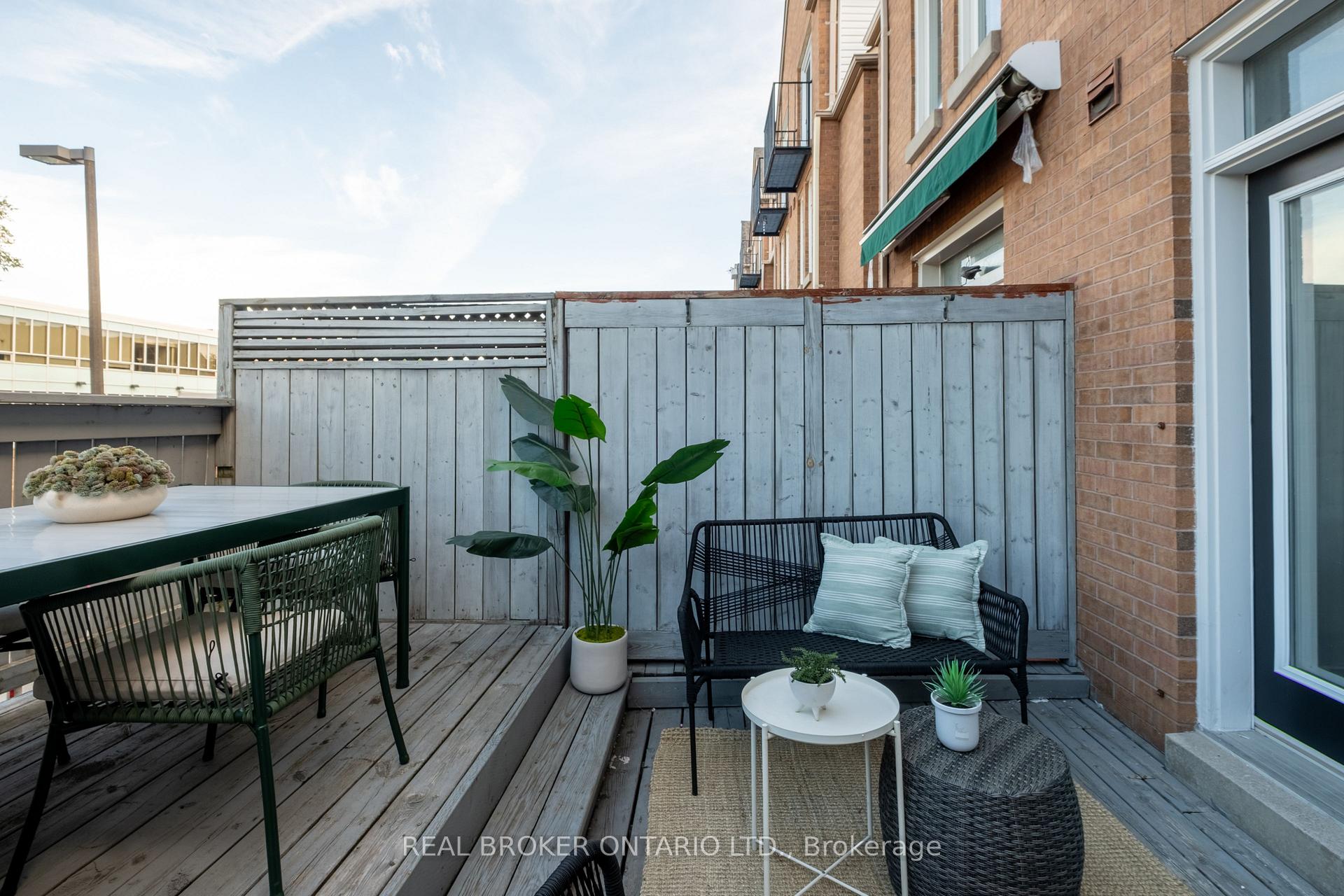 Photo 7 of 12 East York Avenue, Toronto, Broadview North — HOMEH