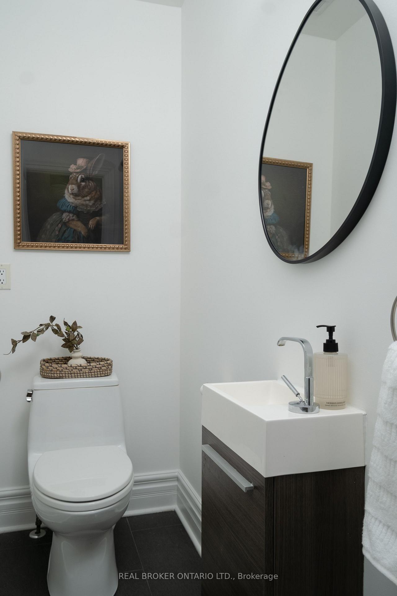 Photo 9 of 12 East York Avenue, Toronto, Broadview North — HOMEH