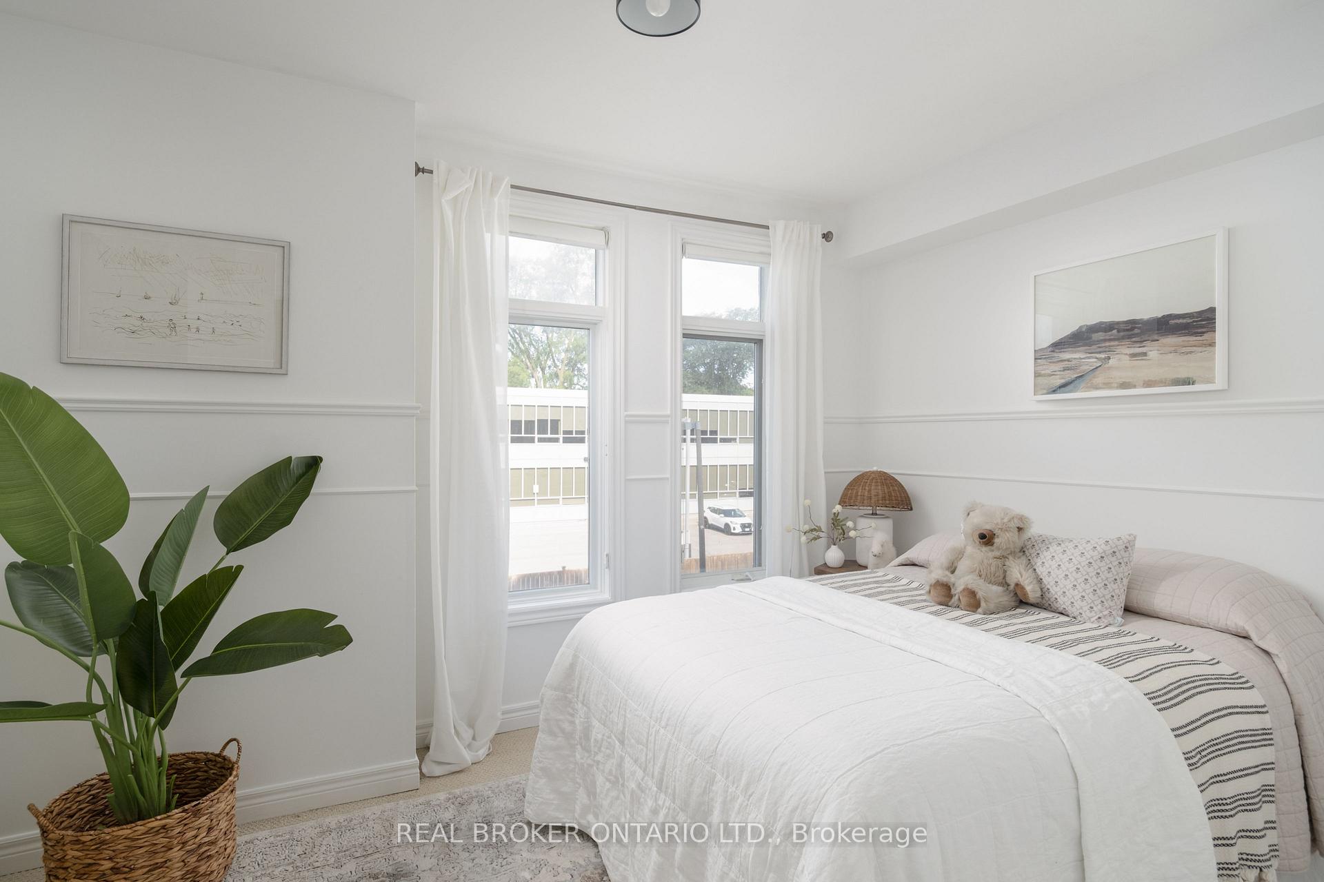 Photo 13 of 12 East York Avenue, Toronto, Broadview North — HOMEH