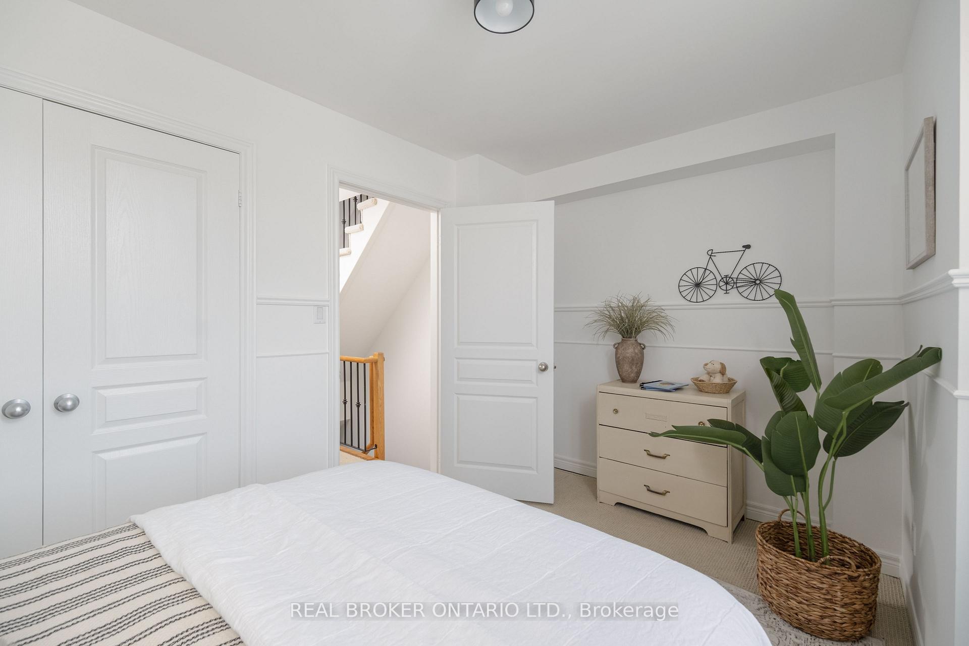 Photo 14 of 12 East York Avenue, Toronto, Broadview North — HOMEH