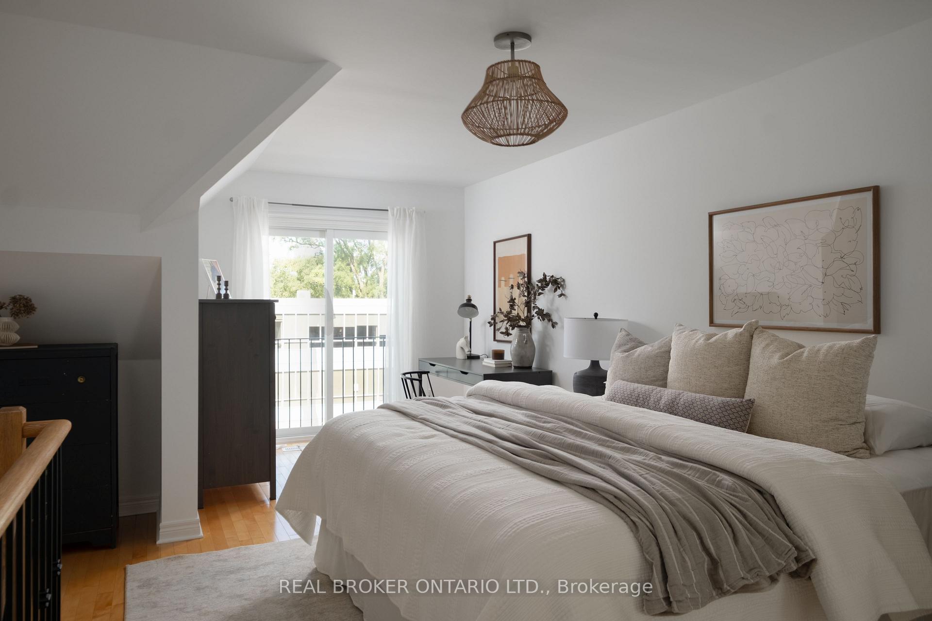 Photo 15 of 12 East York Avenue, Toronto, Broadview North — HOMEH