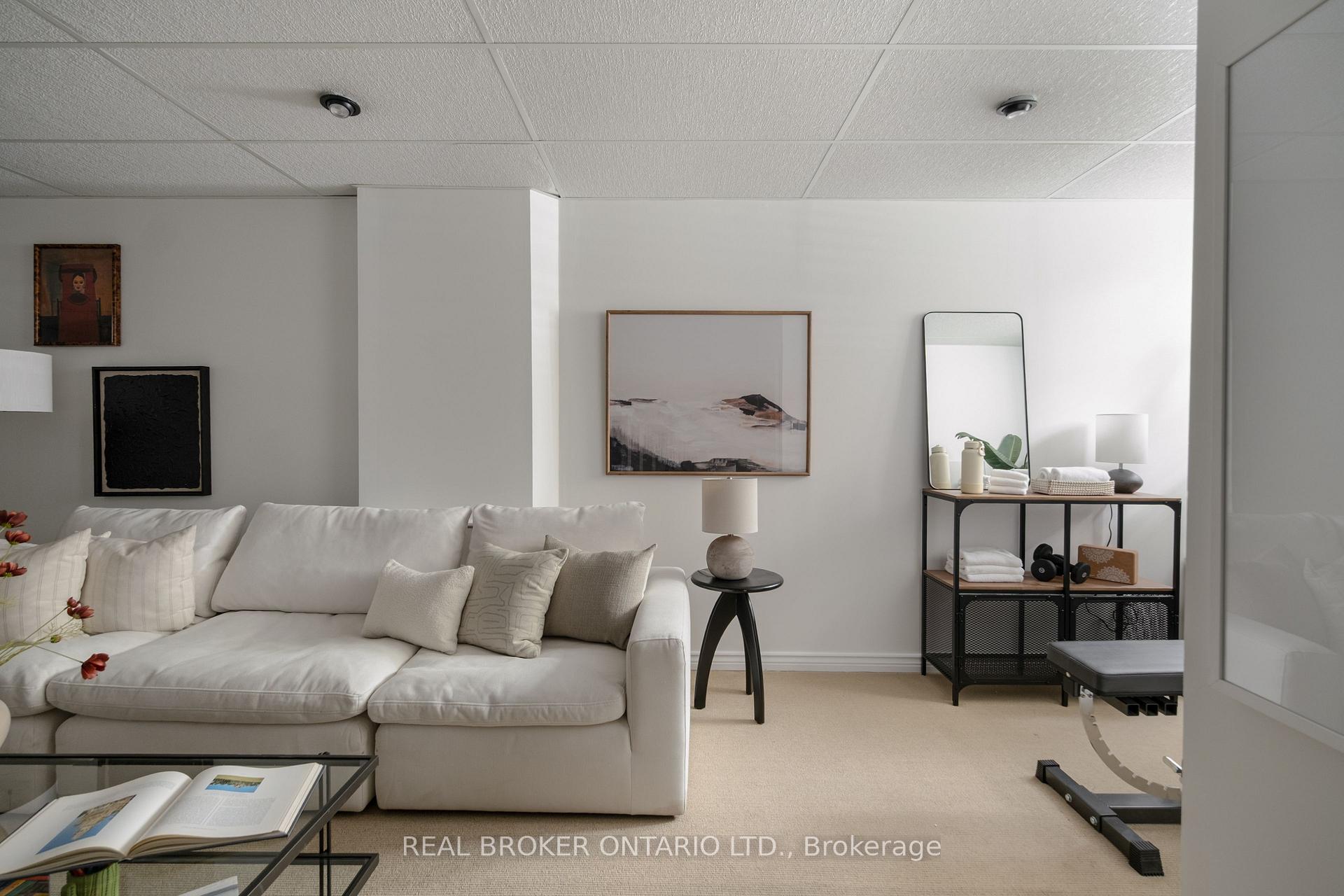 Photo 18 of 12 East York Avenue, Toronto, Broadview North — HOMEH