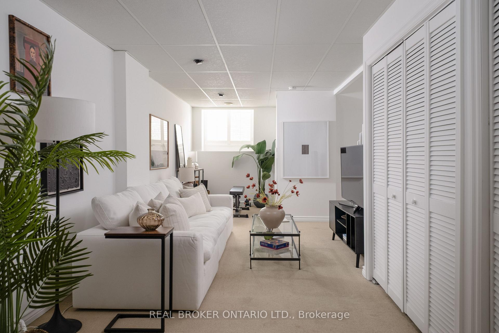 Photo 19 of 12 East York Avenue, Toronto, Broadview North — HOMEH