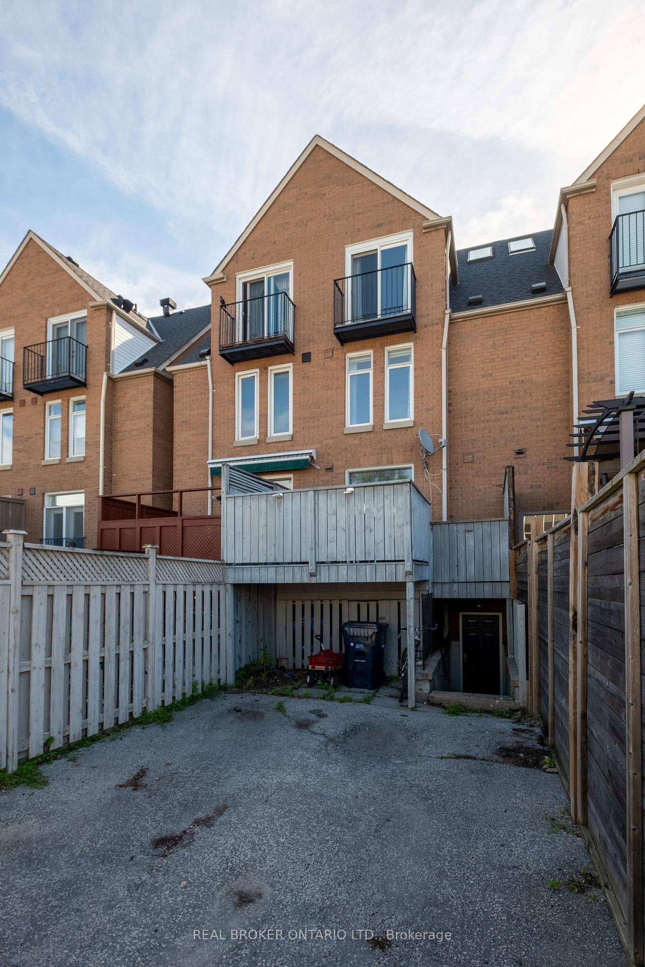 Photo 20 of 12 East York Avenue, Toronto, Broadview North — HOMEH