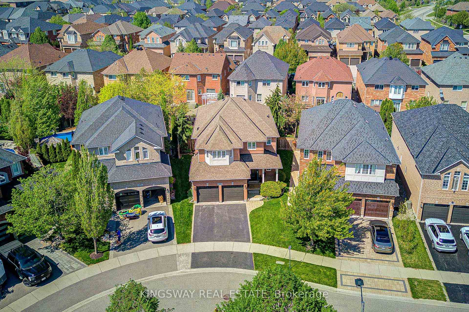 Photo 2 of 2083 Willhaven Trail, Oakville, Westmount — HOMEH