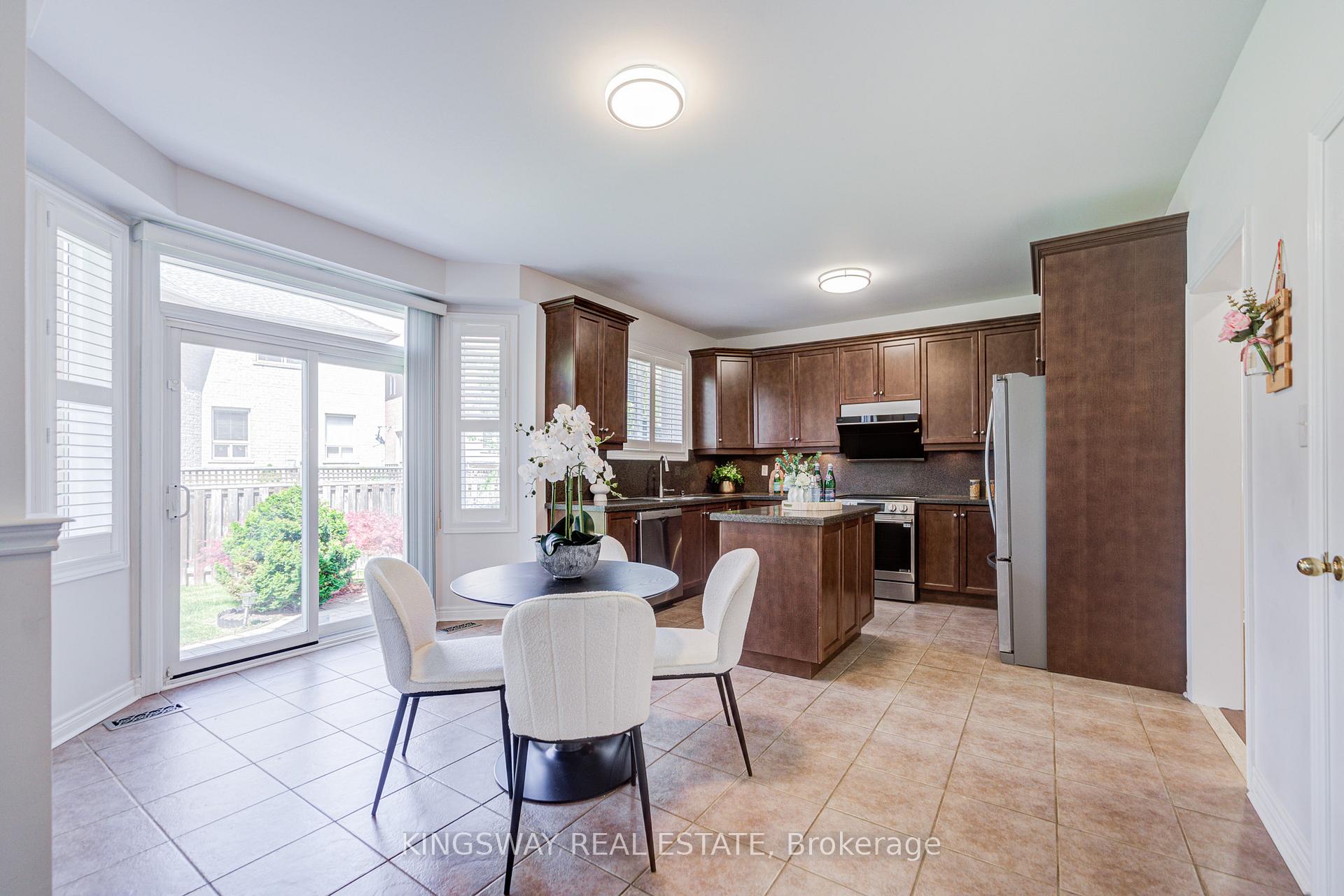 Photo 16 of 2083 Willhaven Trail, Oakville, Westmount — HOMEH