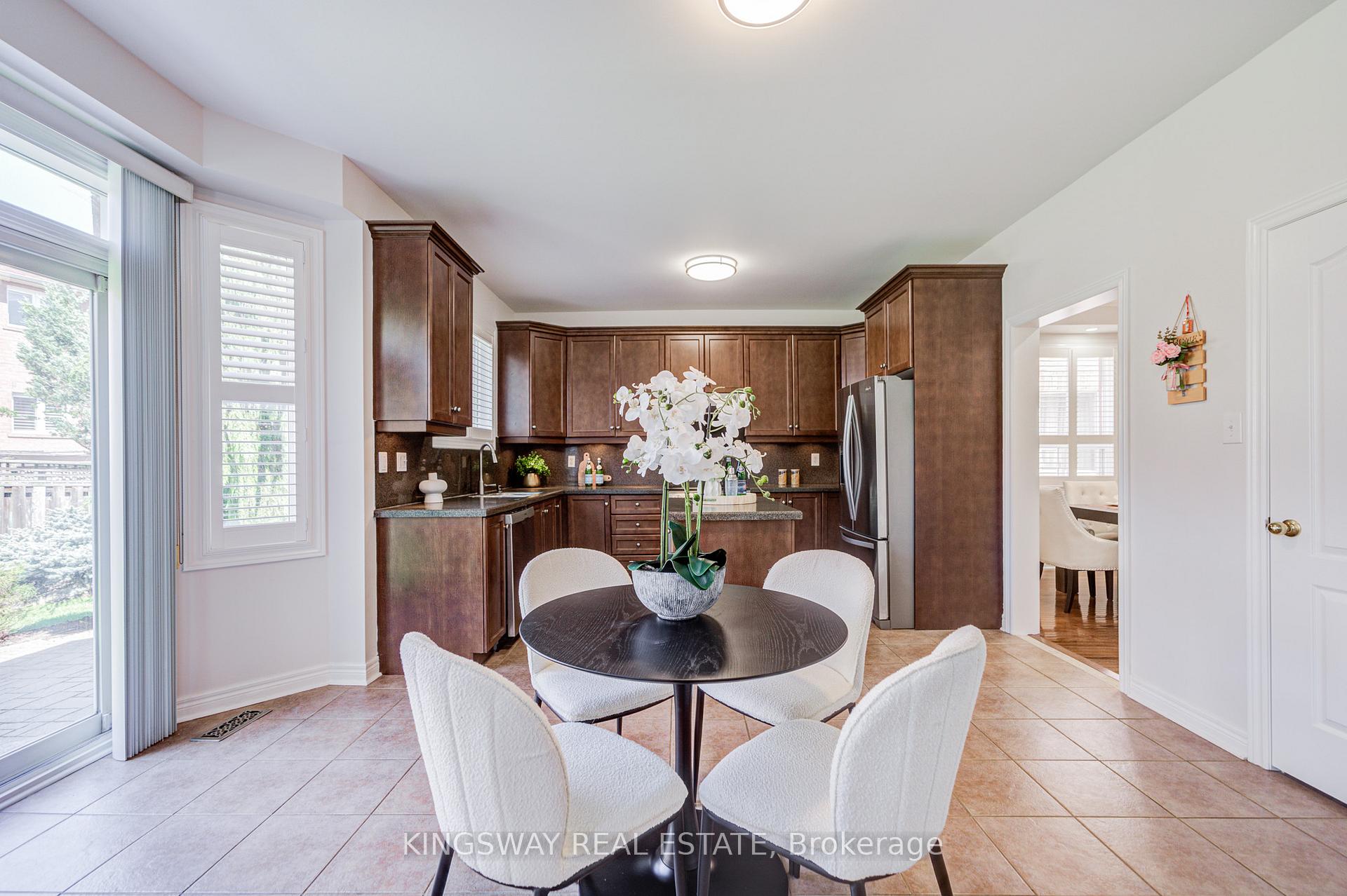 Photo 17 of 2083 Willhaven Trail, Oakville, Westmount — HOMEH