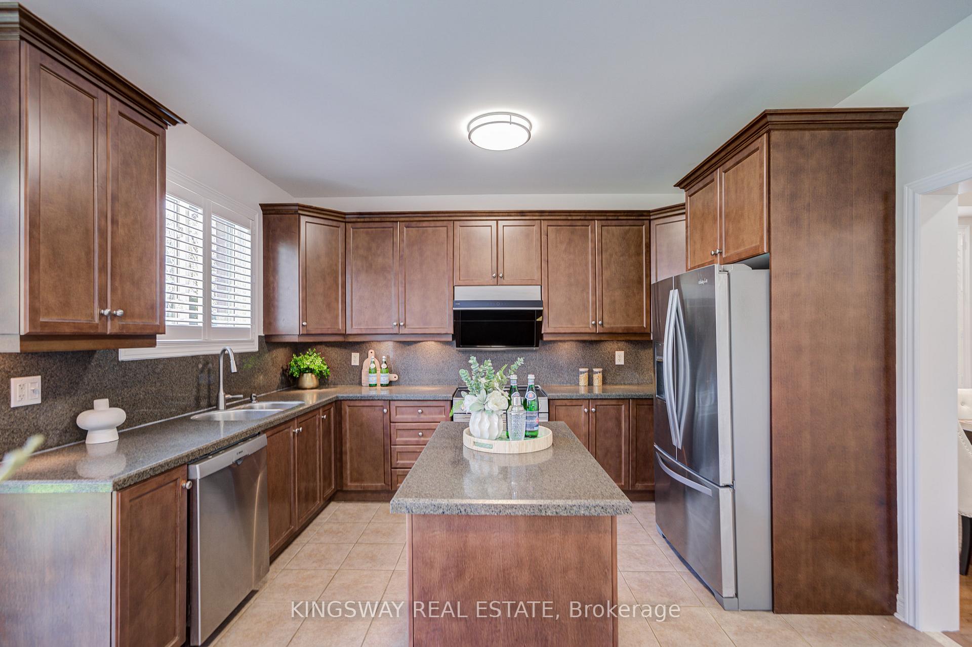 Photo 20 of 2083 Willhaven Trail, Oakville, Westmount — HOMEH