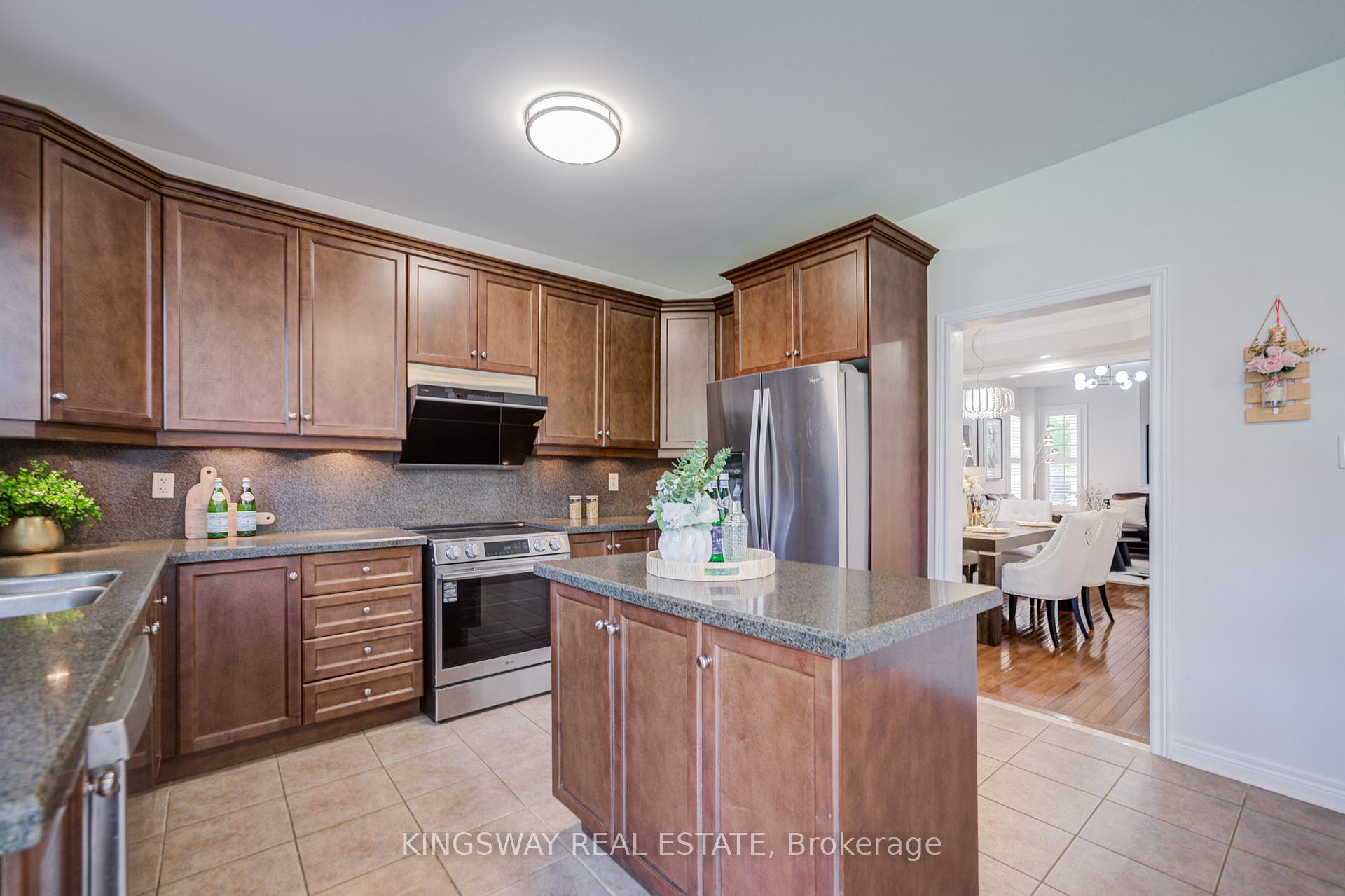 Photo 21 of 2083 Willhaven Trail, Oakville, Westmount — HOMEH