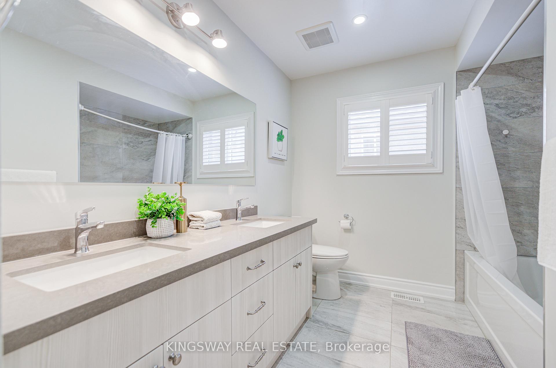 Photo 23 of 2083 Willhaven Trail, Oakville, Westmount — HOMEH