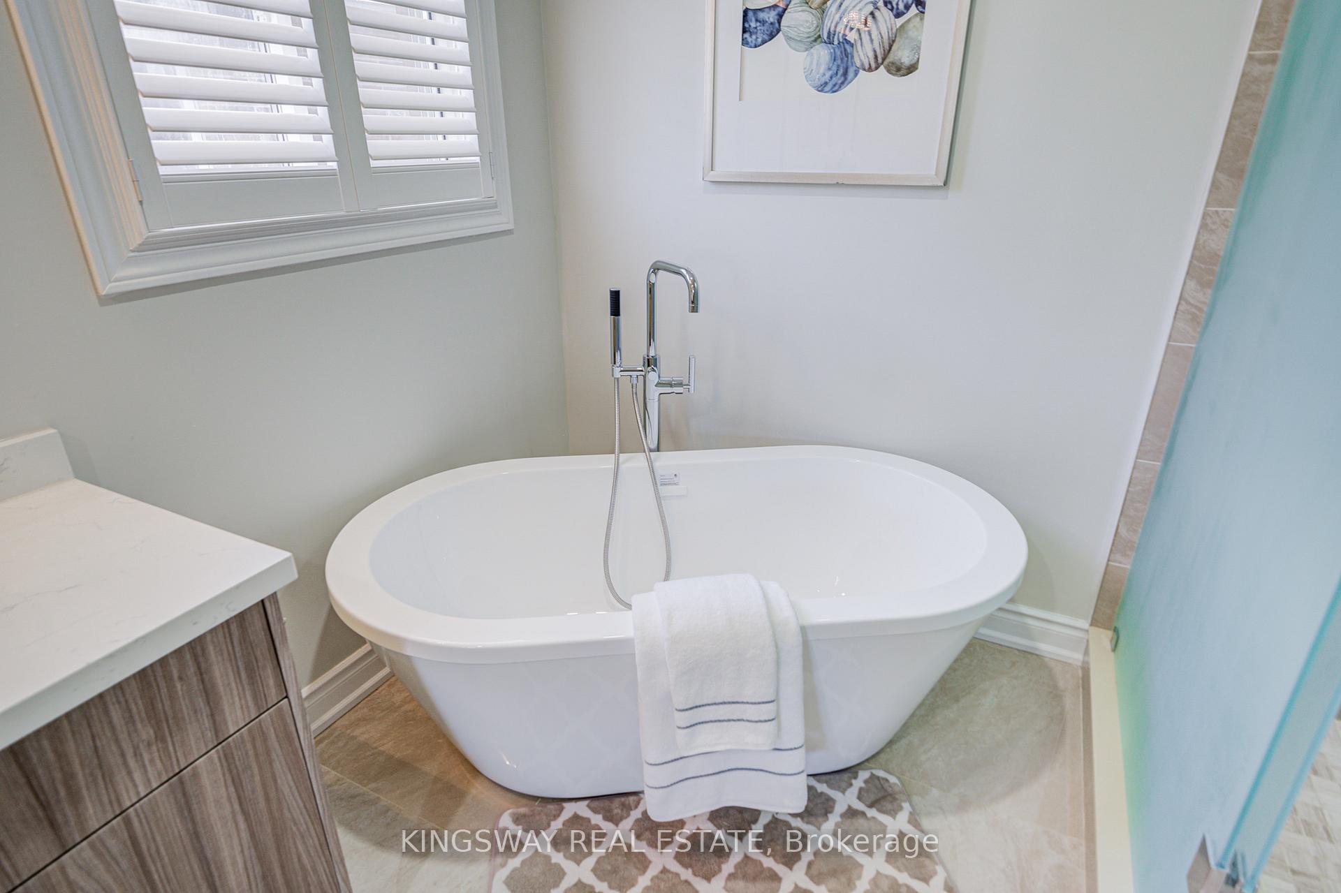 Photo 35 of 2083 Willhaven Trail, Oakville, Westmount — HOMEH