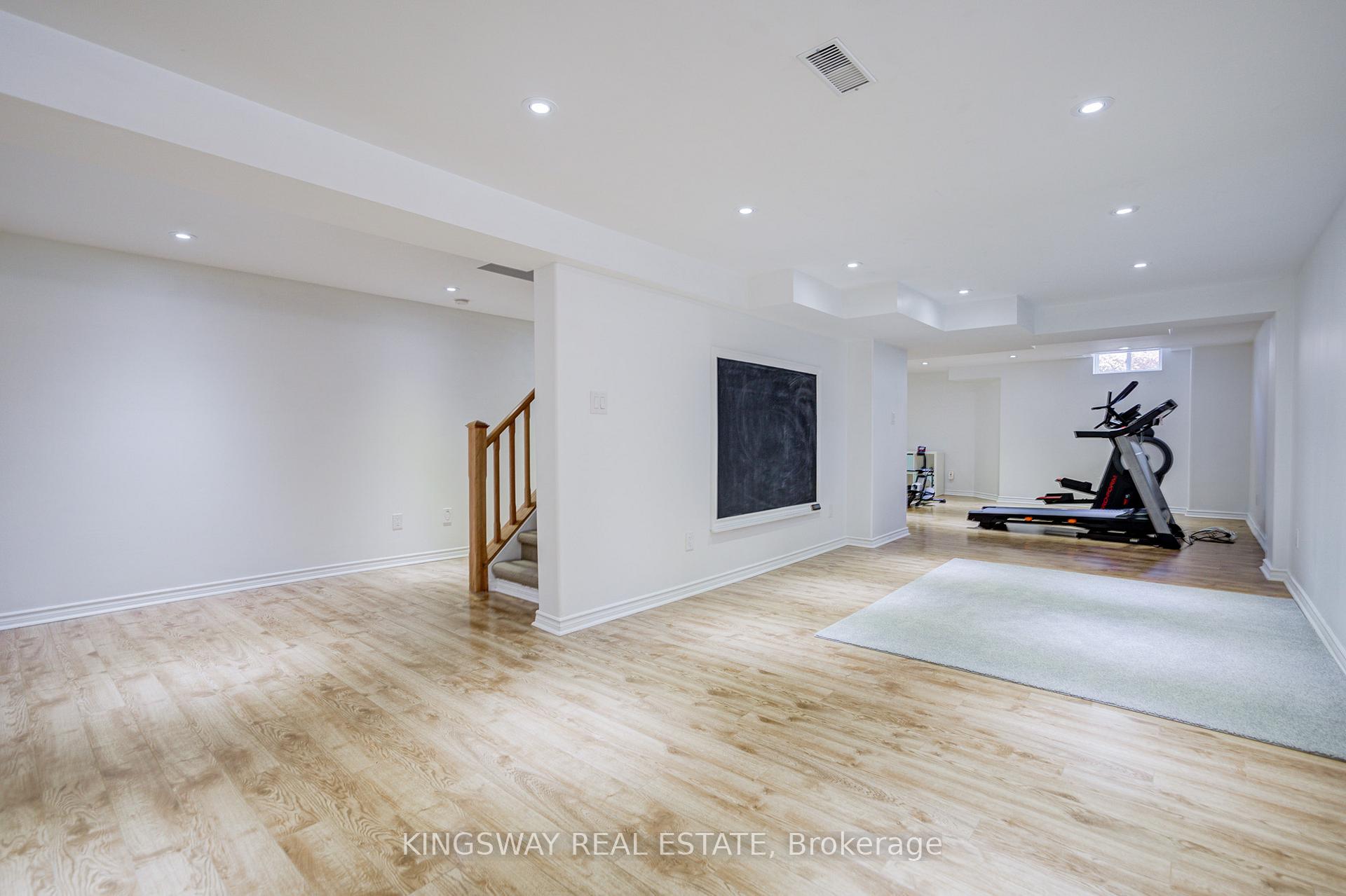 Photo 37 of 2083 Willhaven Trail, Oakville, Westmount — HOMEH