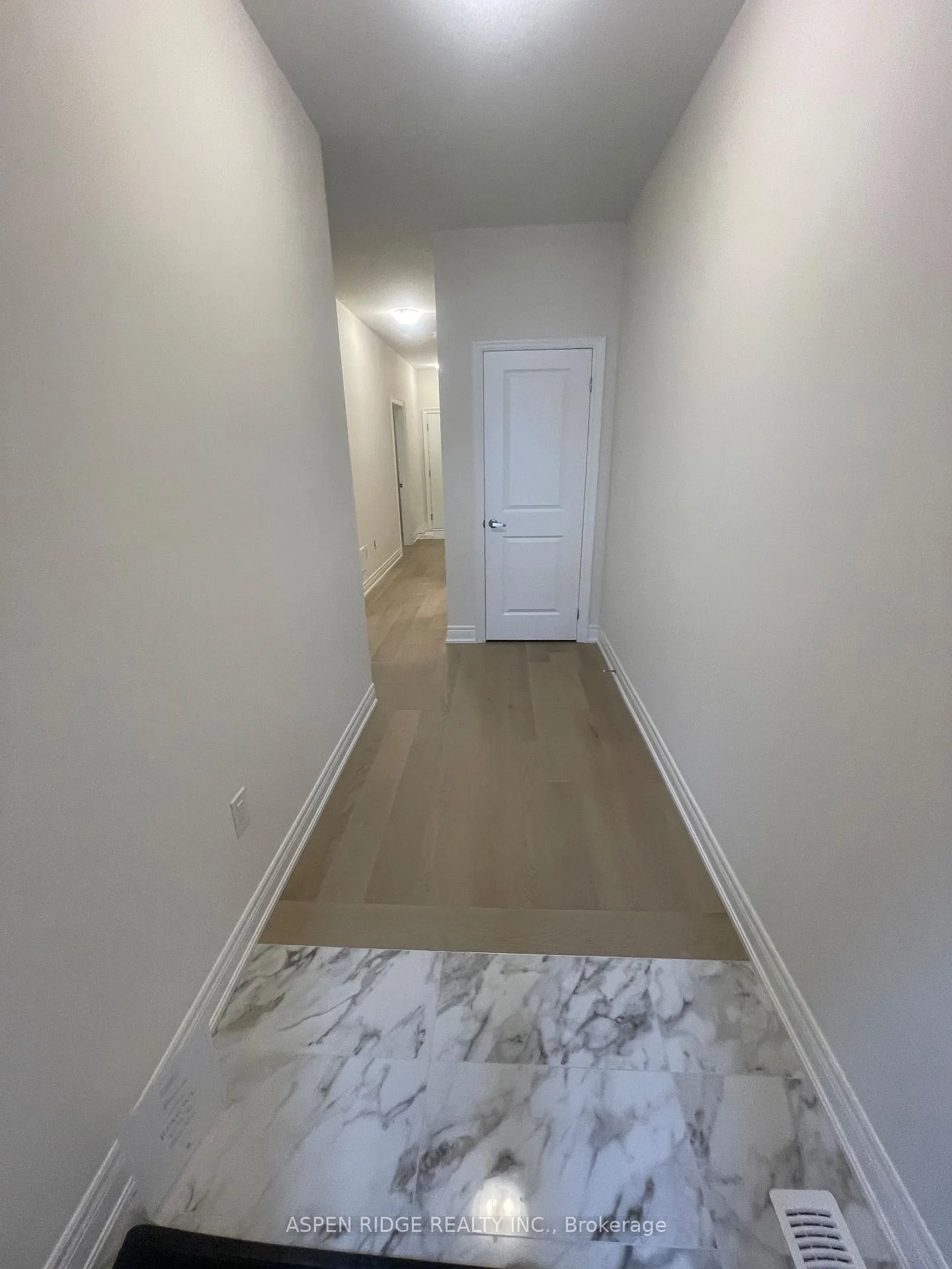 Photo 3 of 537 Vine Cliff Boulevard, Markham, Rural Markham — HOMEH