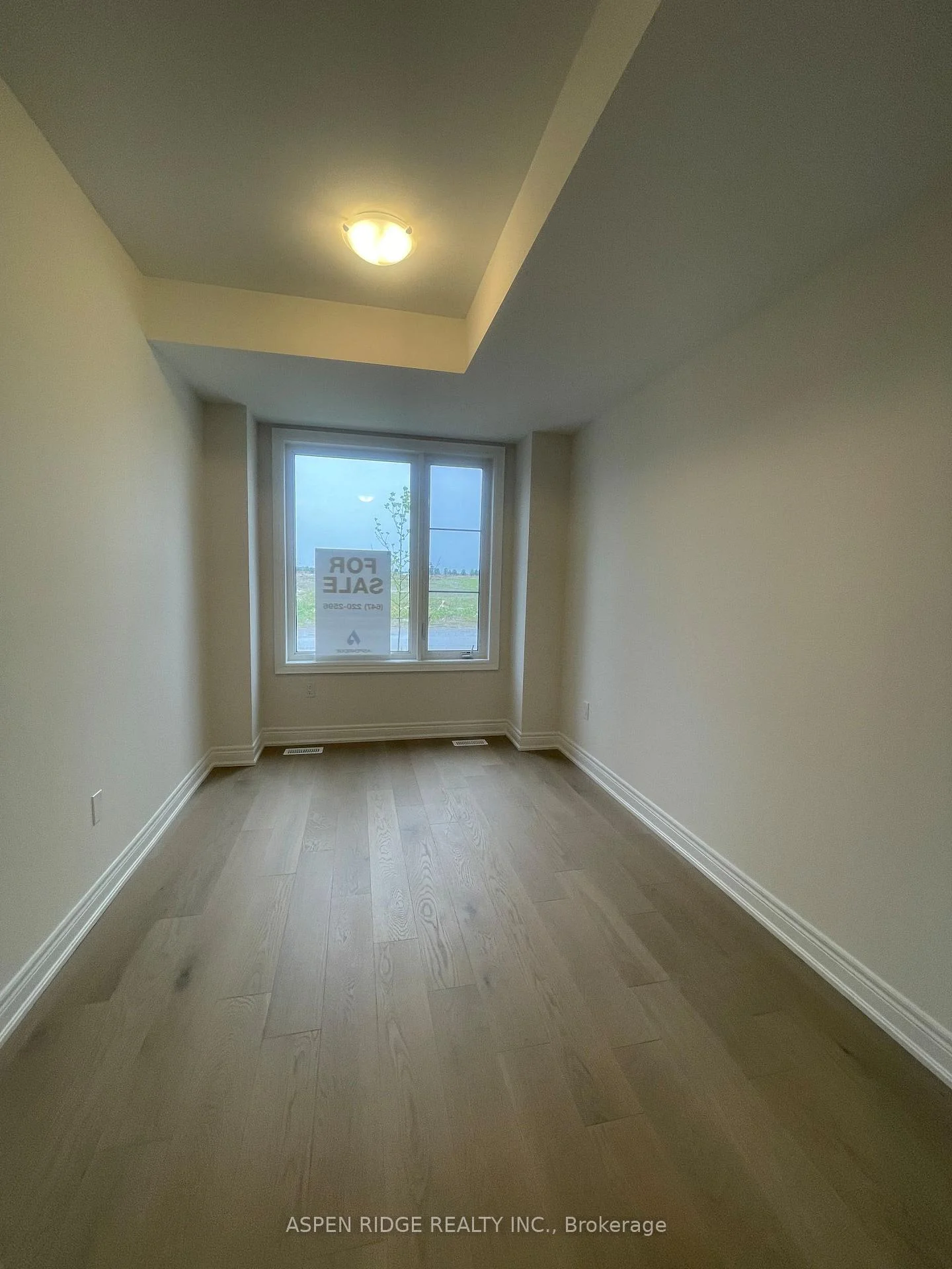 Photo 4 of 537 Vine Cliff Boulevard, Markham, Rural Markham — HOMEH