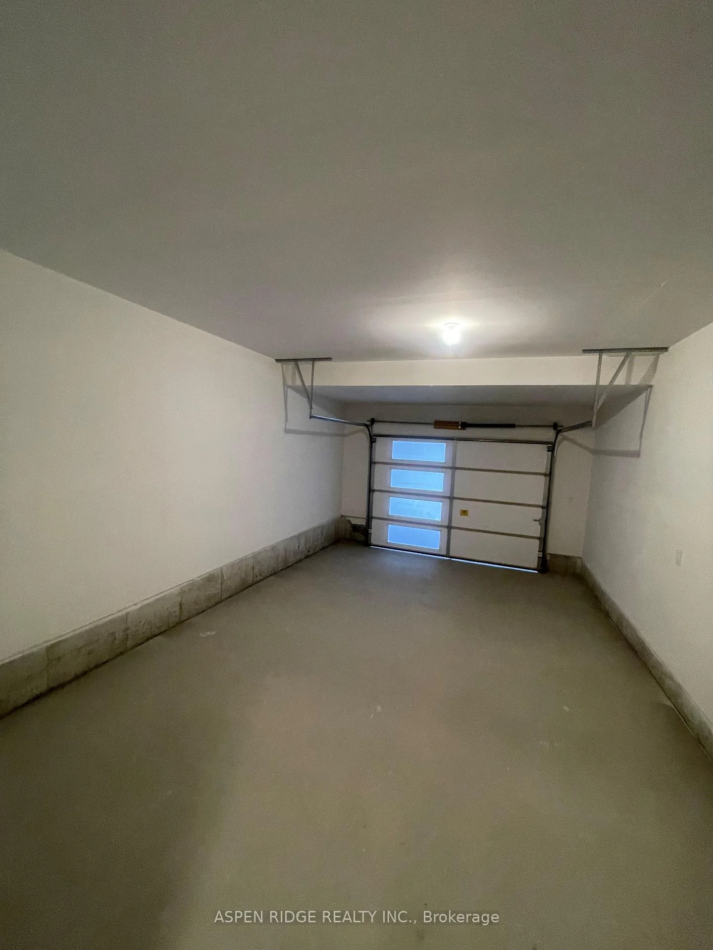 Photo 7 of 537 Vine Cliff Boulevard, Markham, Rural Markham — HOMEH