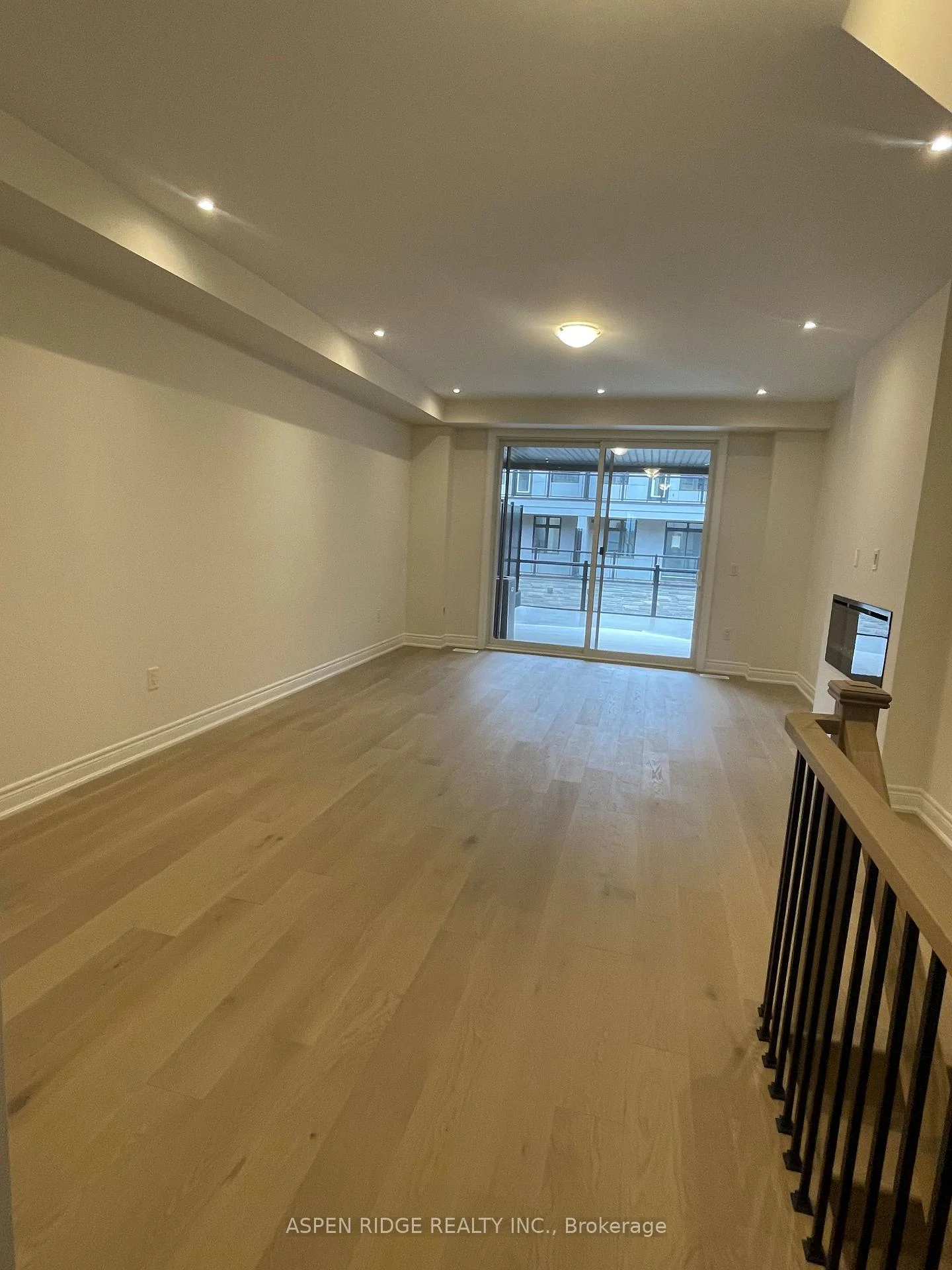 Photo 10 of 537 Vine Cliff Boulevard, Markham, Rural Markham — HOMEH