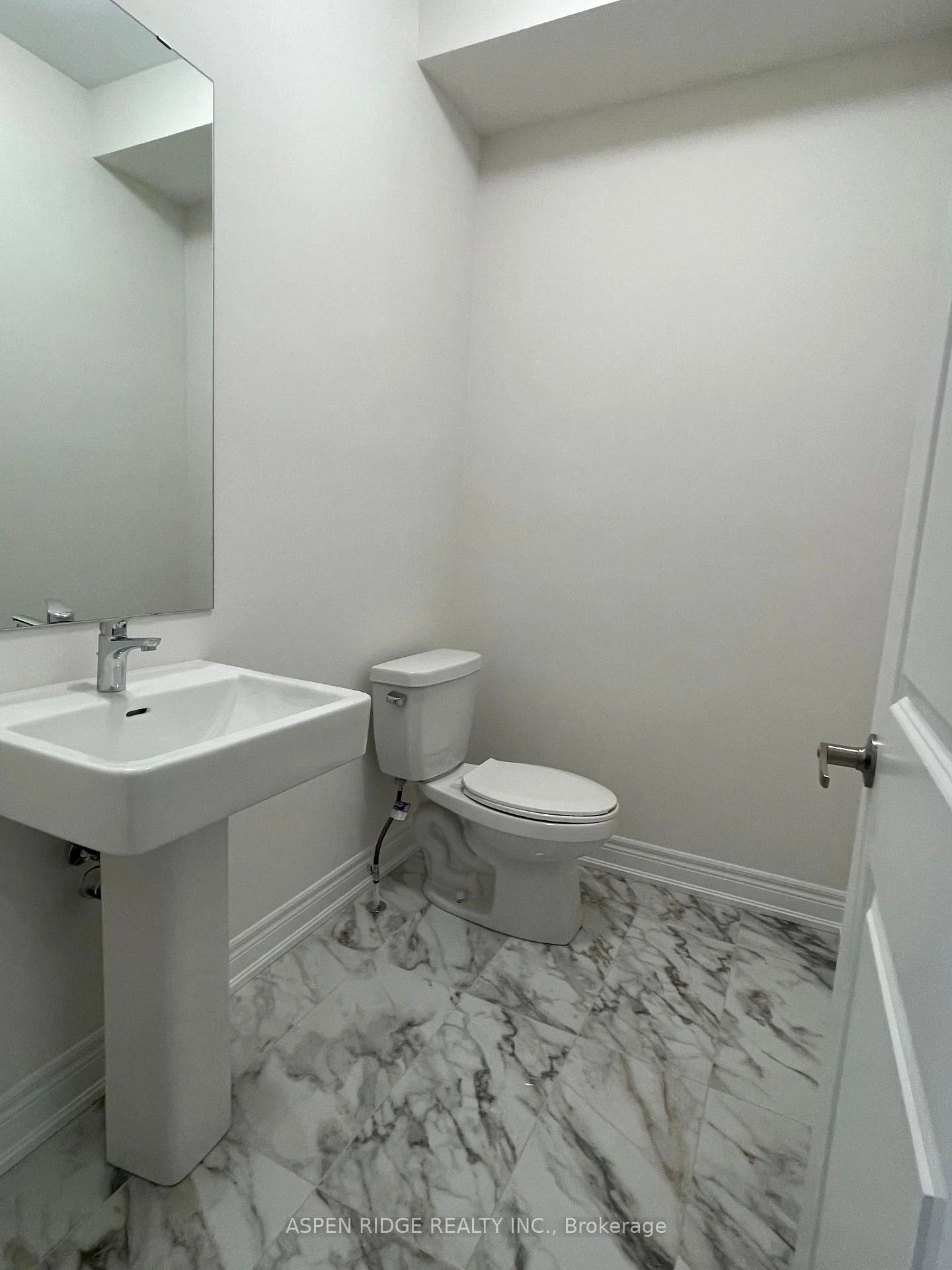 Photo 13 of 537 Vine Cliff Boulevard, Markham, Rural Markham — HOMEH