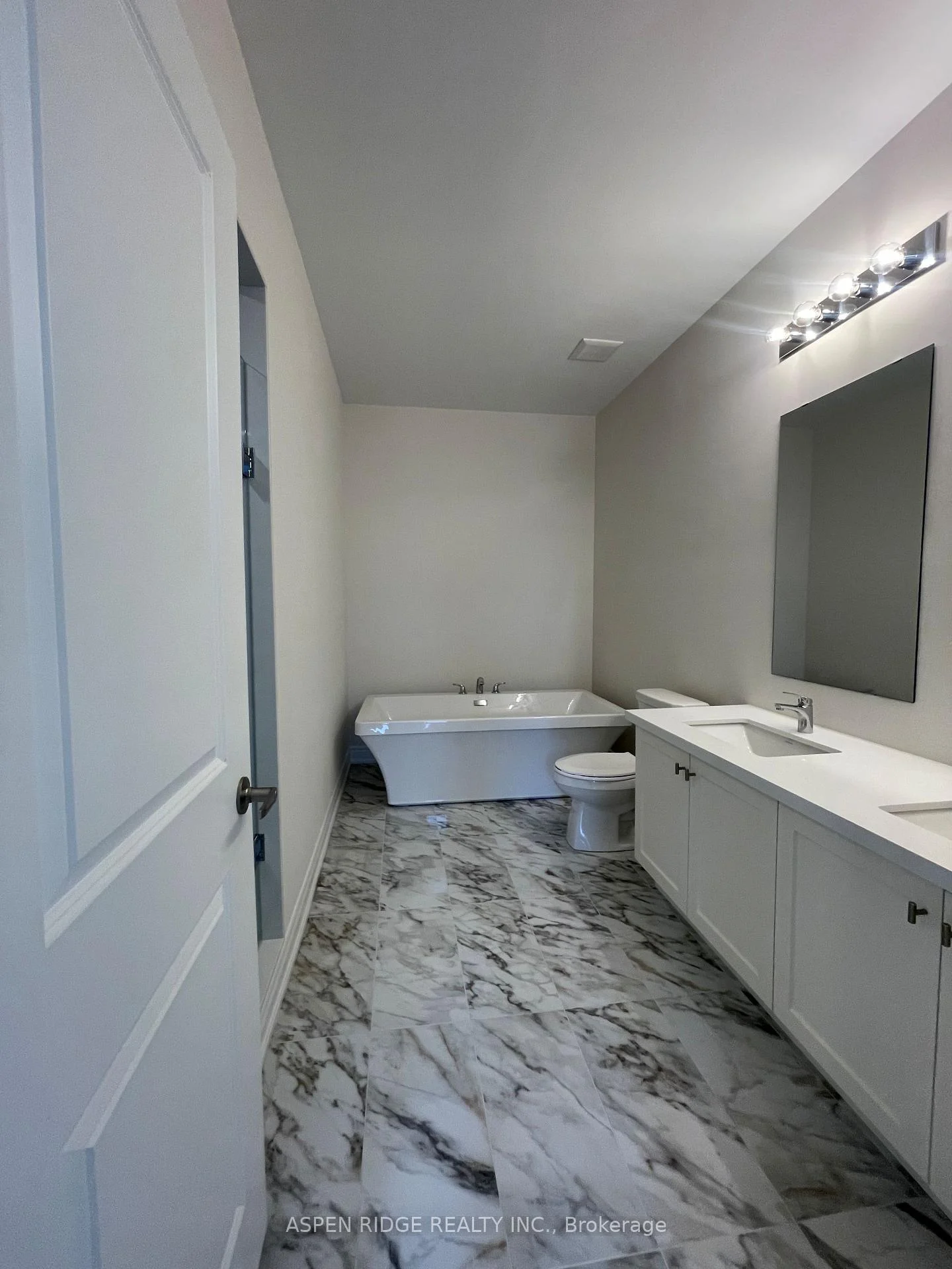 Photo 18 of 537 Vine Cliff Boulevard, Markham, Rural Markham — HOMEH