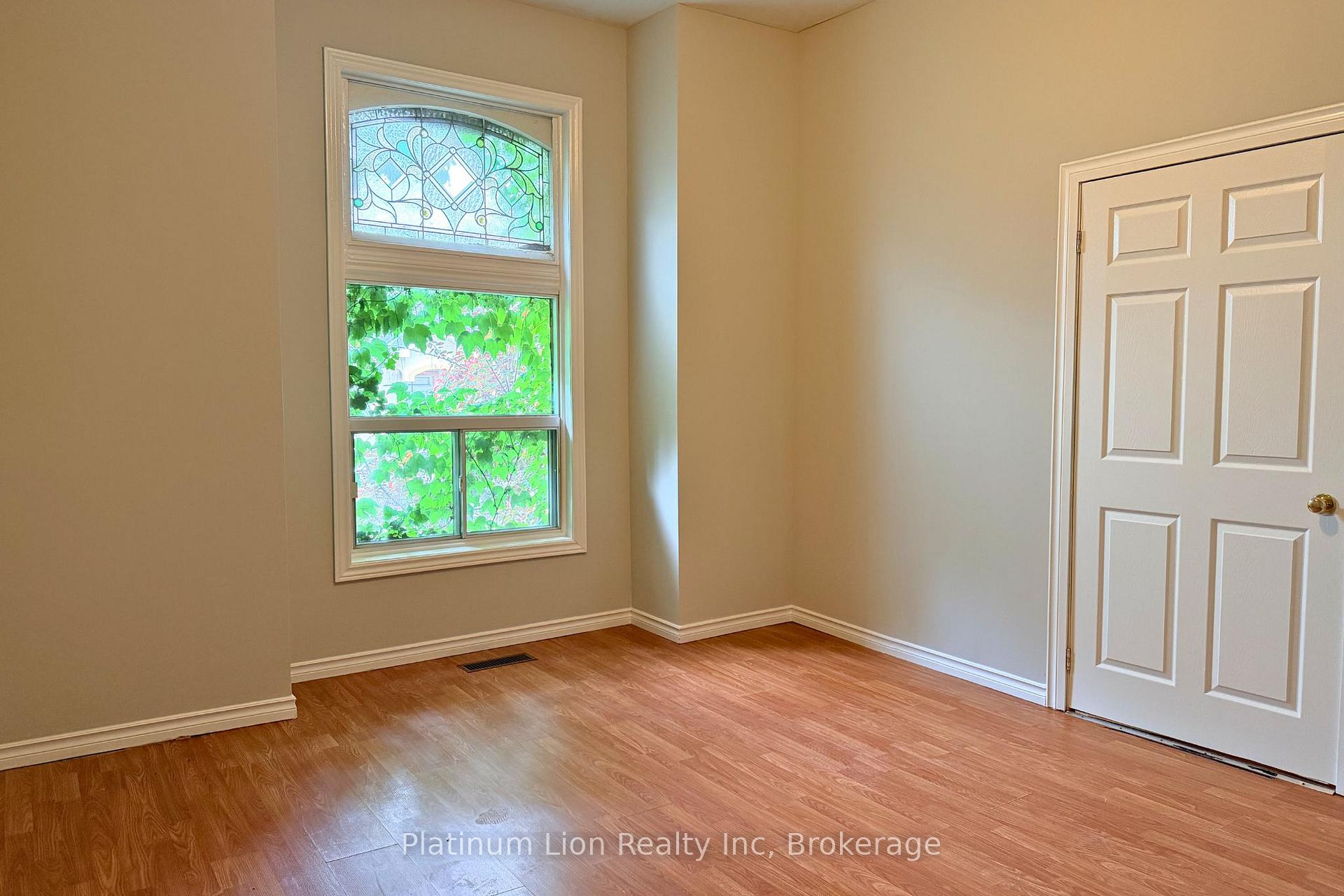 Photo 3 of Unit 1, 114 West Avenue N, Hamilton, Landsdale — HOMEH