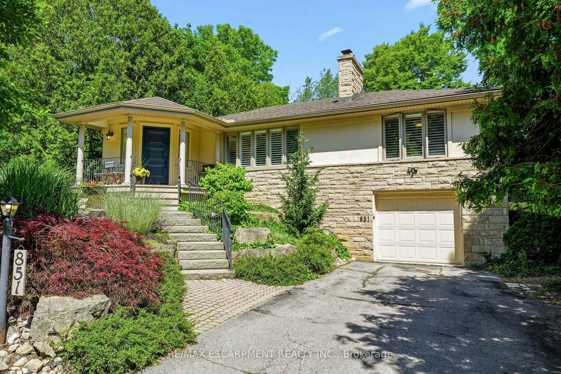 Photo 1 of 851 Mewburn Road, Hamilton, Ancaster — HOMEH
