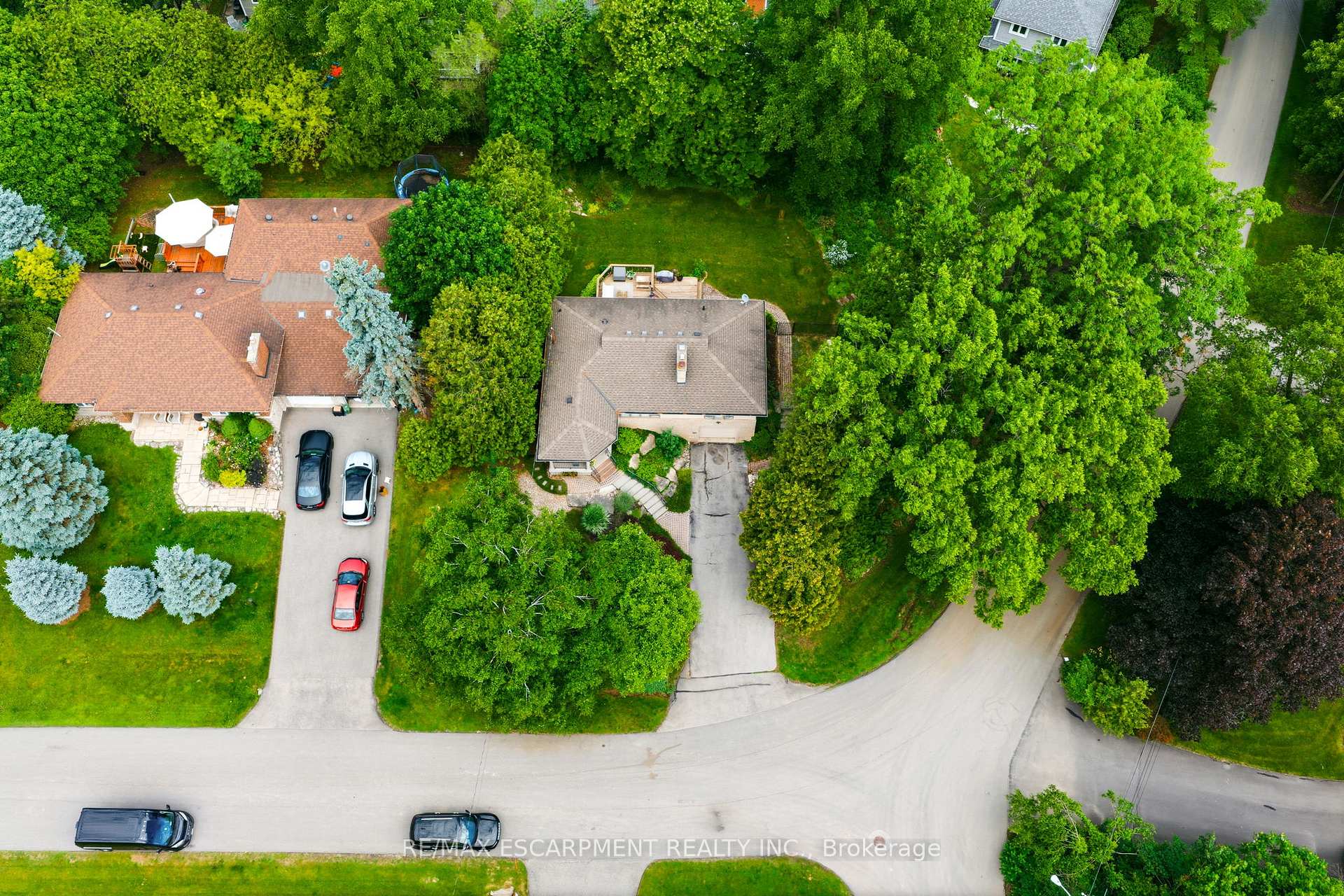 Photo 3 of 851 Mewburn Road, Hamilton, Ancaster — HOMEH