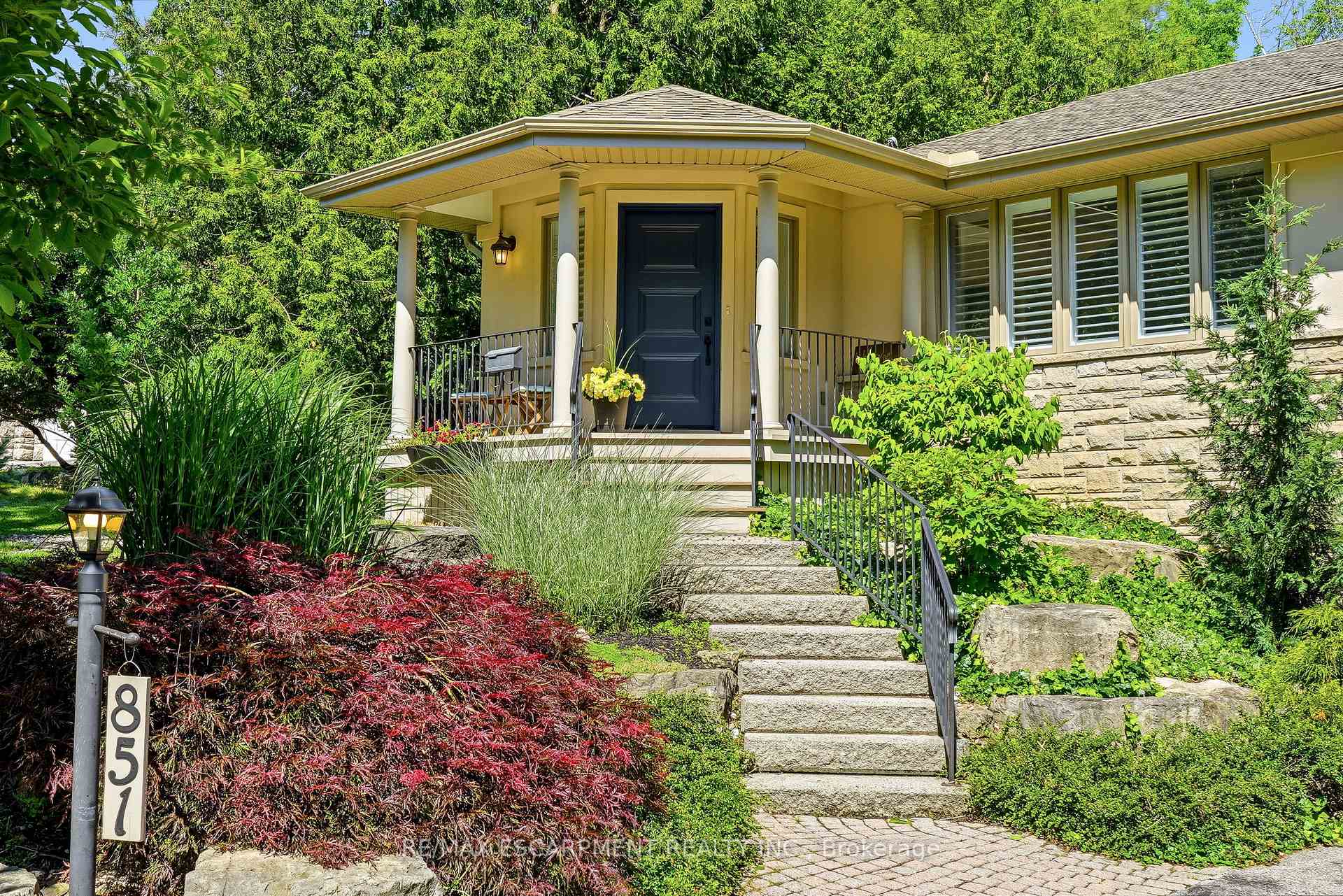 Photo 4 of 851 Mewburn Road, Hamilton, Ancaster — HOMEH