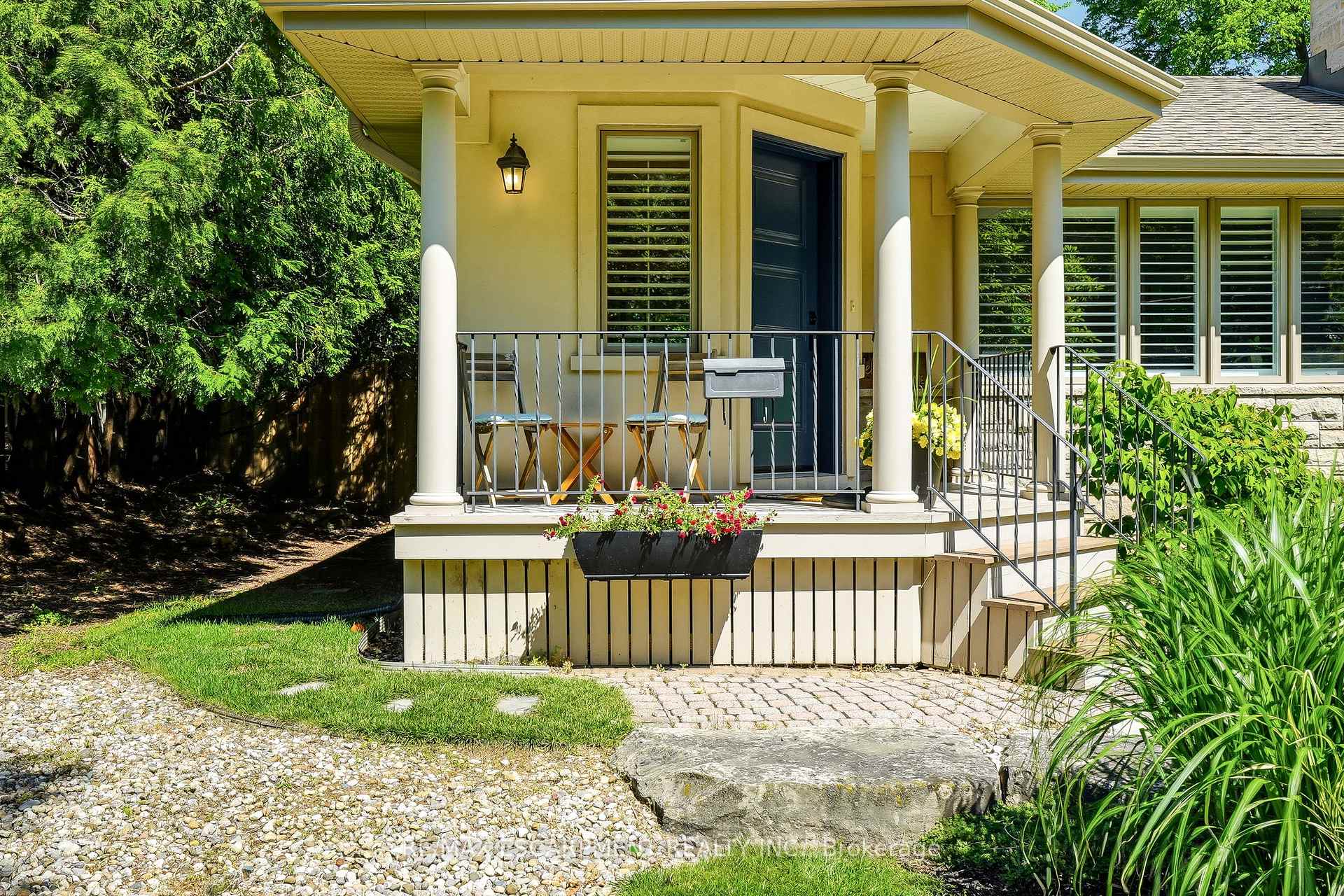 Photo 5 of 851 Mewburn Road, Hamilton, Ancaster — HOMEH