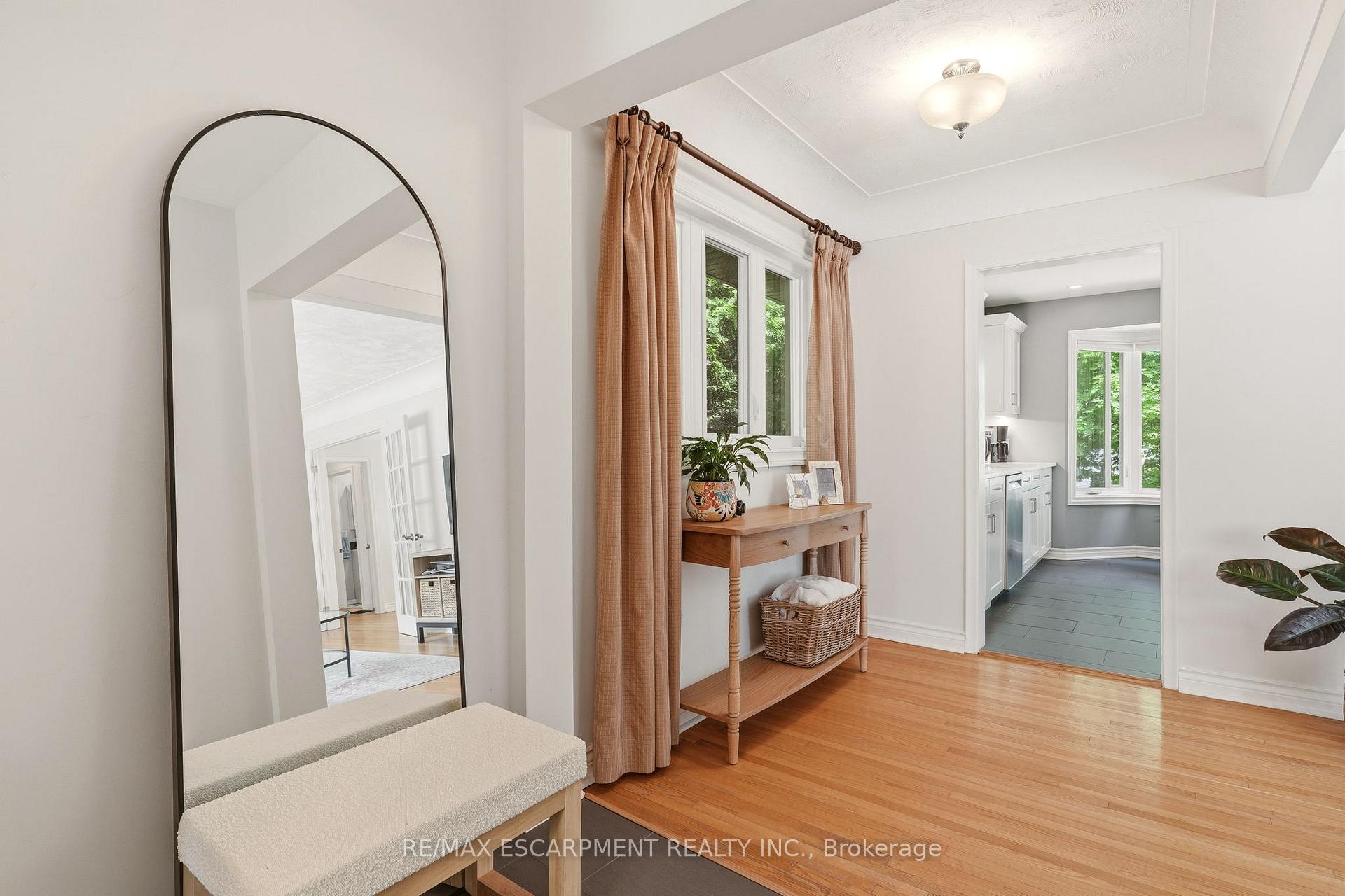 Photo 7 of 851 Mewburn Road, Hamilton, Ancaster — HOMEH
