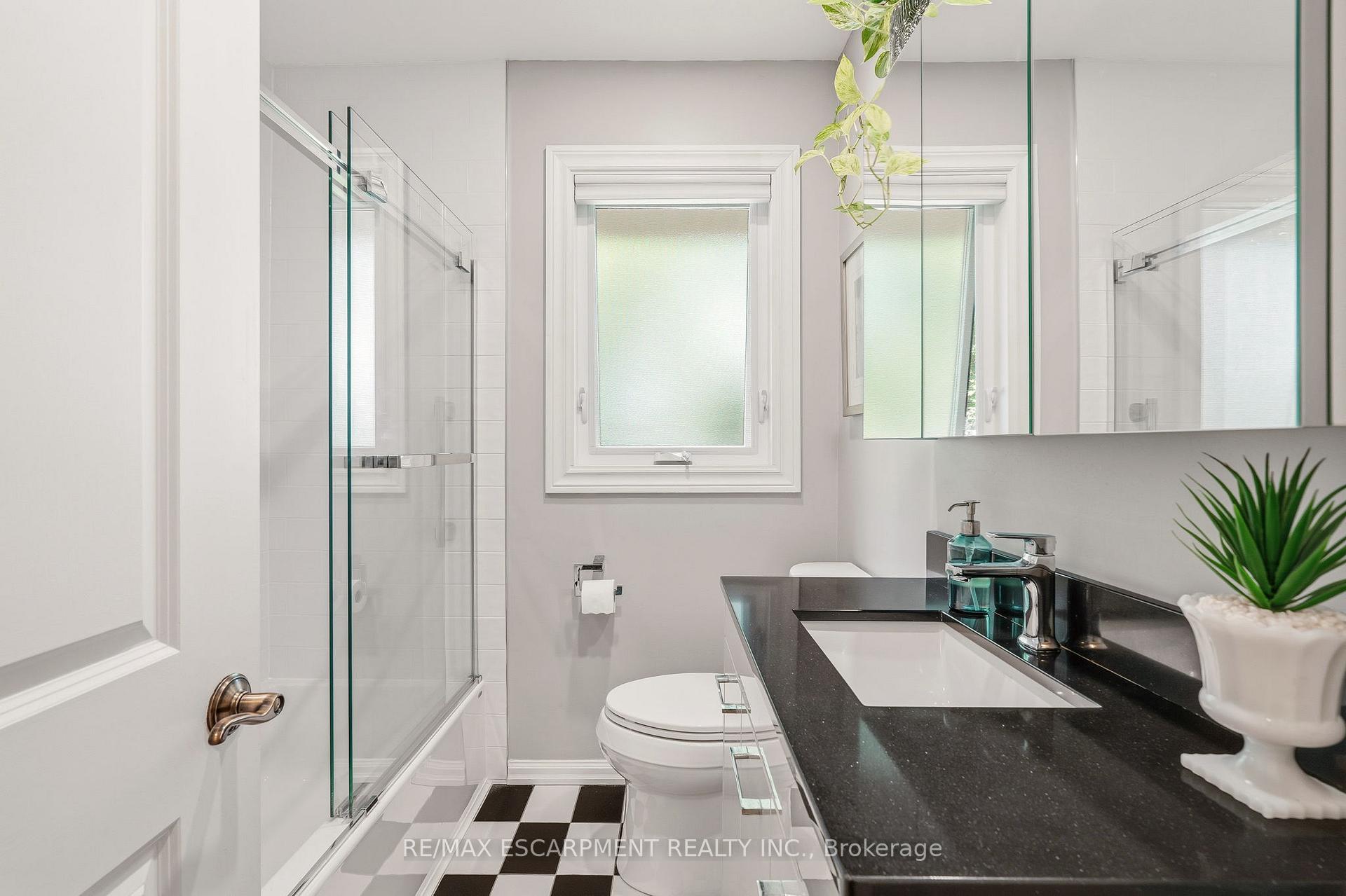 Photo 24 of 851 Mewburn Road, Hamilton, Ancaster — HOMEH