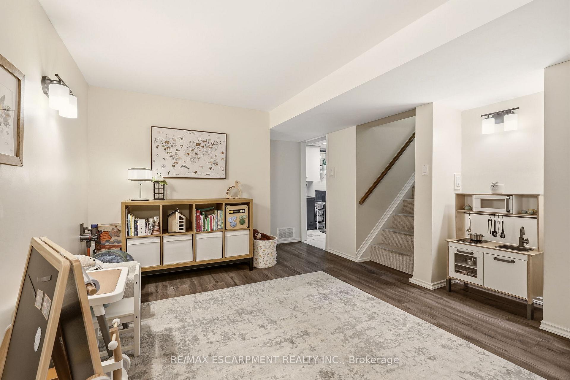 Photo 25 of 851 Mewburn Road, Hamilton, Ancaster — HOMEH