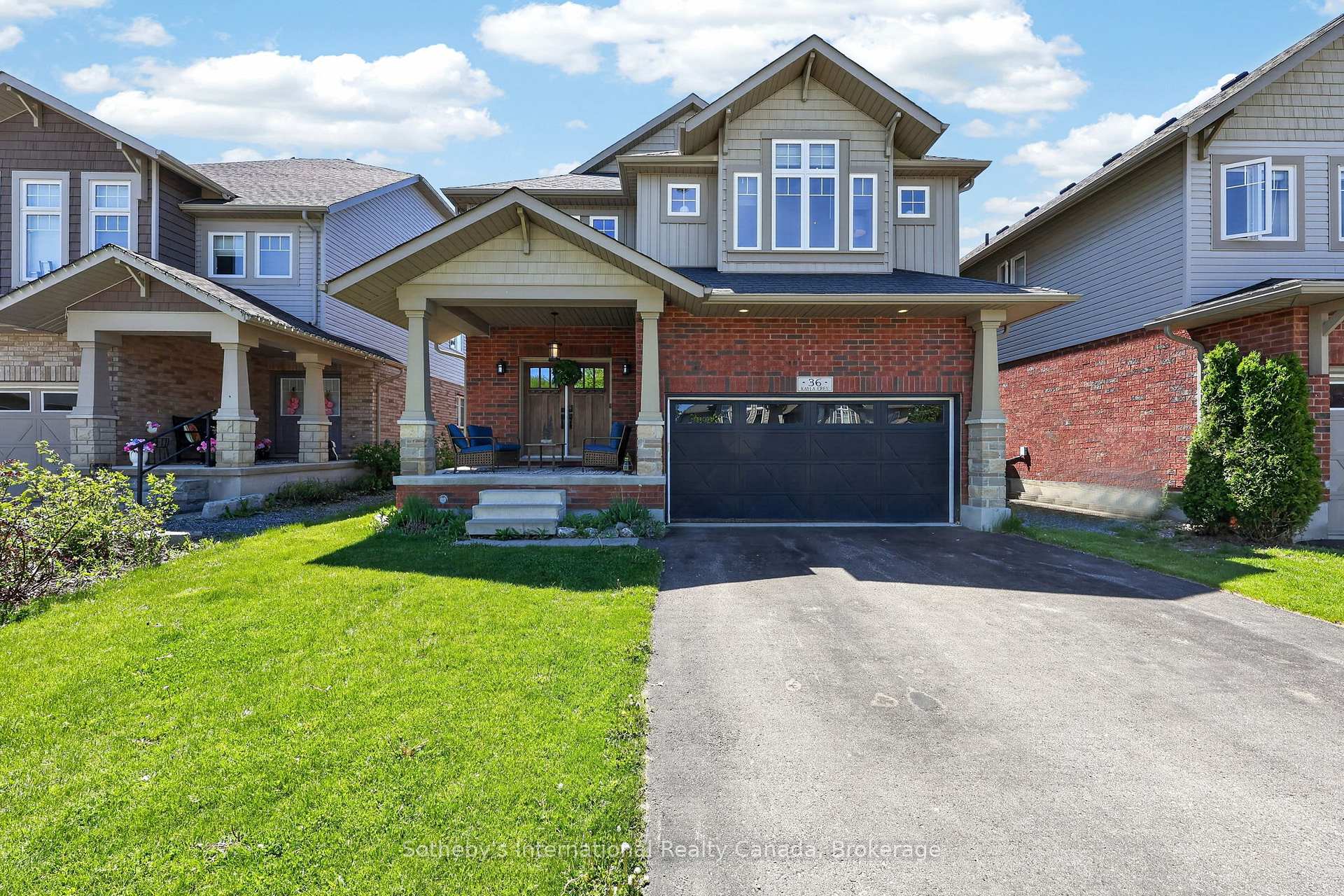 Photo 2 of 36 Kayla Crescent, Collingwood — HOMEH