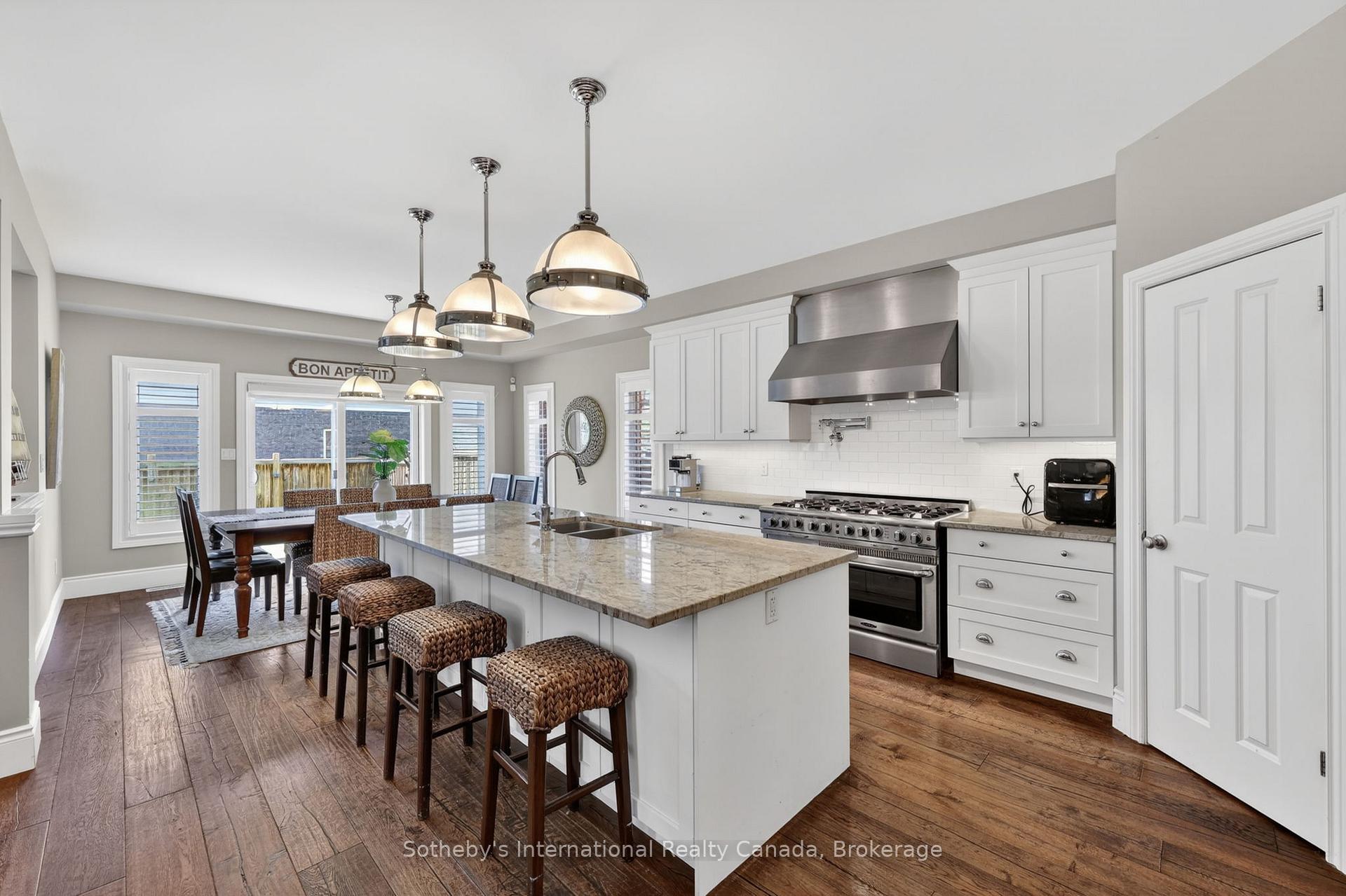 Photo 6 of 36 Kayla Crescent, Collingwood — HOMEH