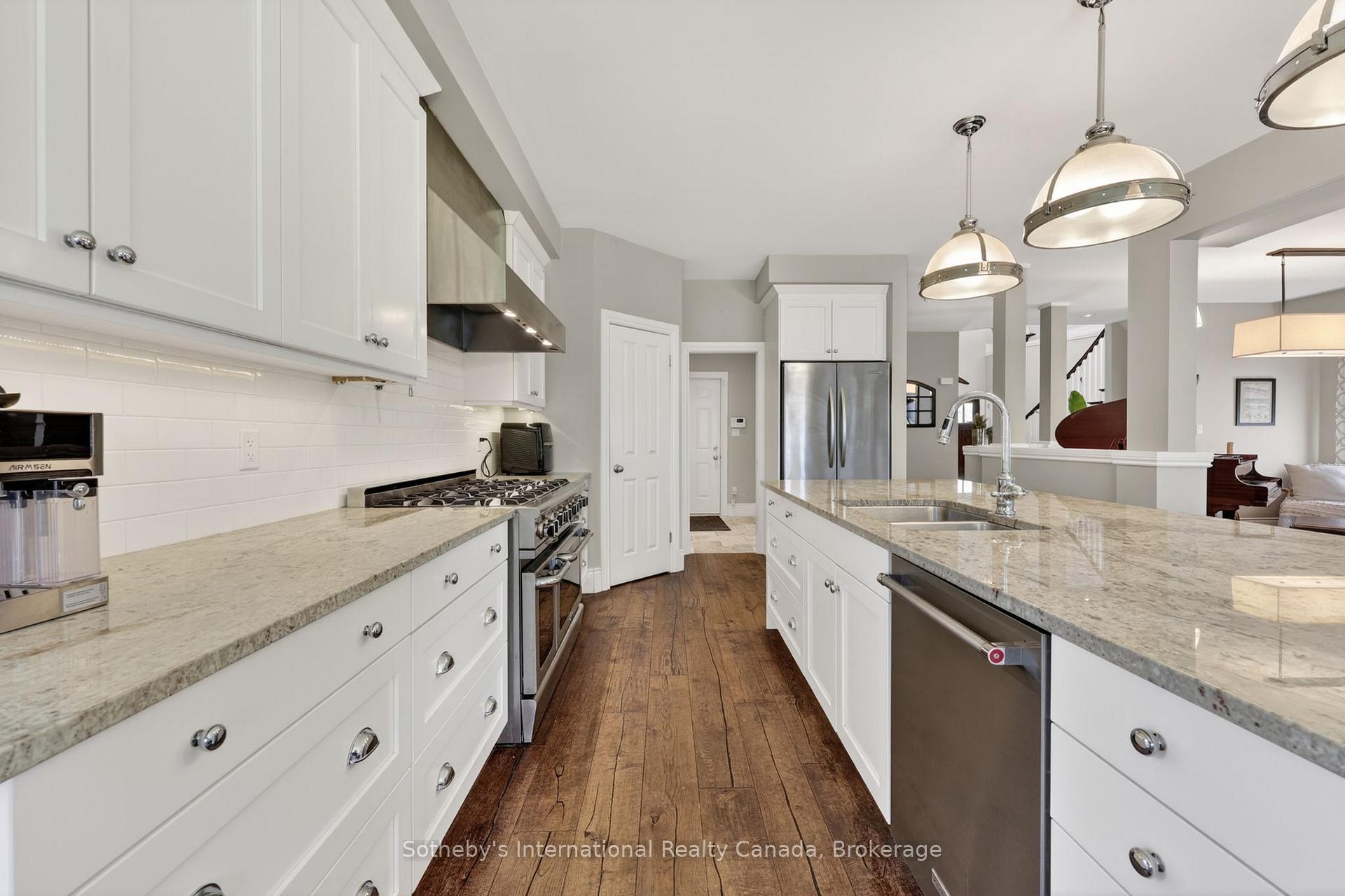 Photo 10 of 36 Kayla Crescent, Collingwood — HOMEH