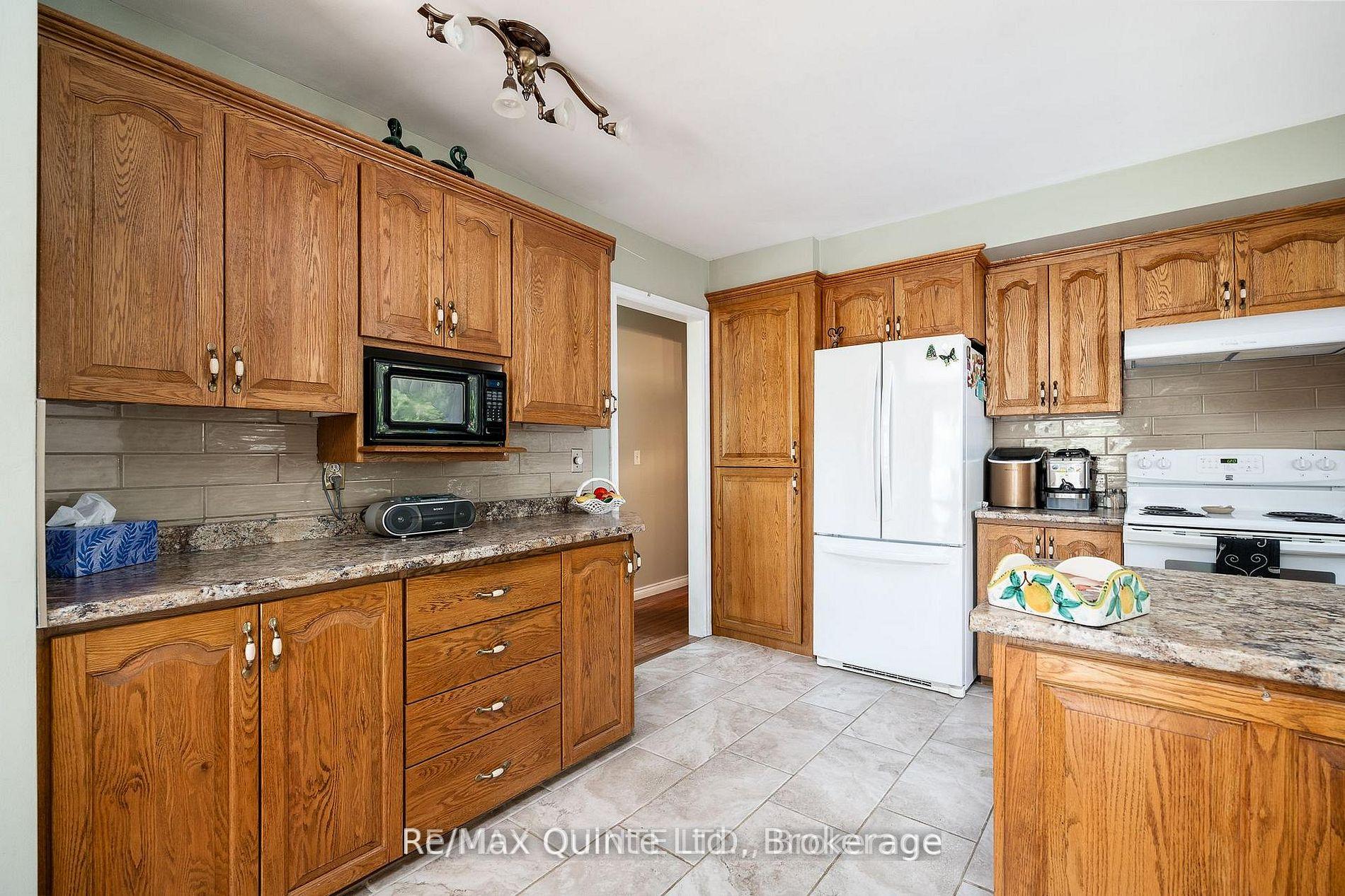 Photo 16 of 12180 Highway 62, Centre Hastings — HOMEH
