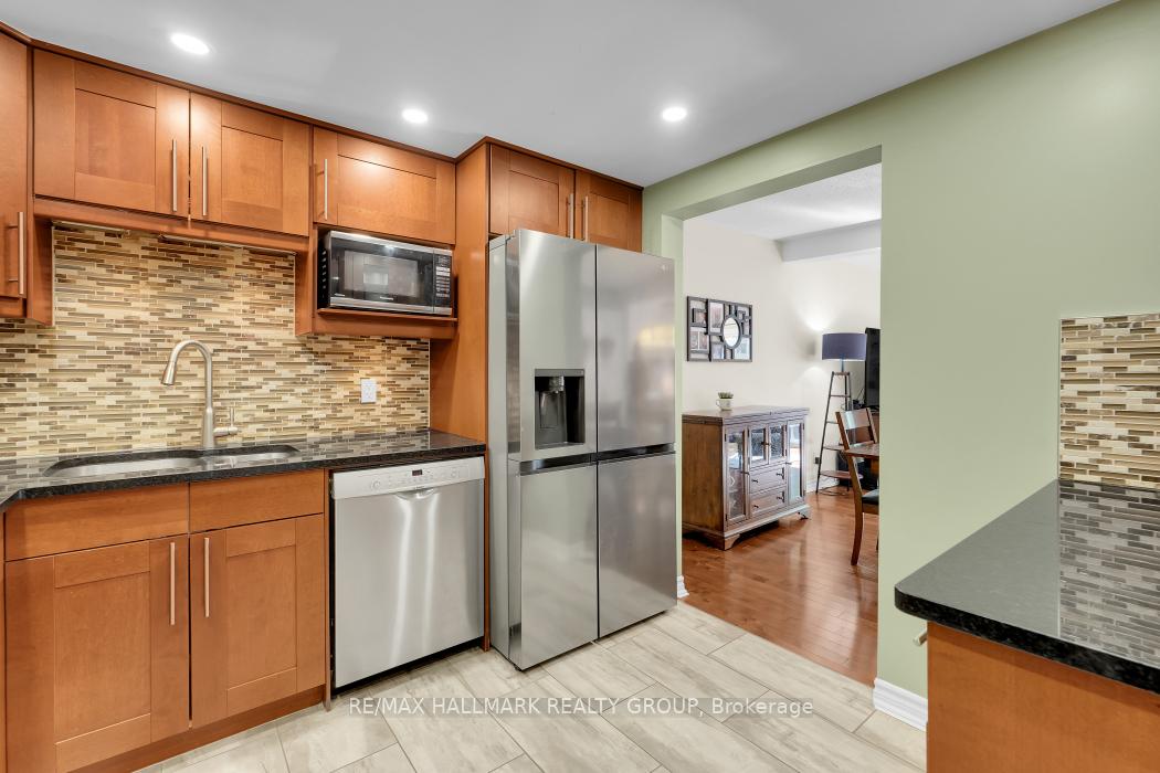 Photo 7 of 398 Verdon Private, Ottawa, Hunt Club Park/Greenboro — HOMEH